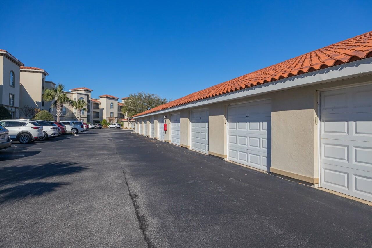 Image 43 of 65 For 150 Pantano Cay Blvd  2303