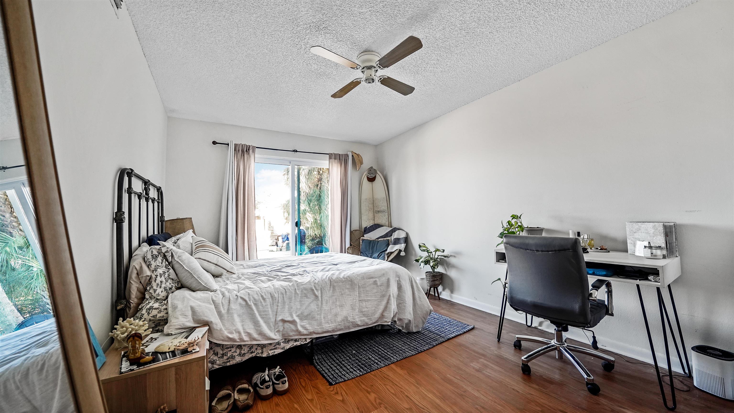 Image 17 of 59 For 208 Arricola Avenue