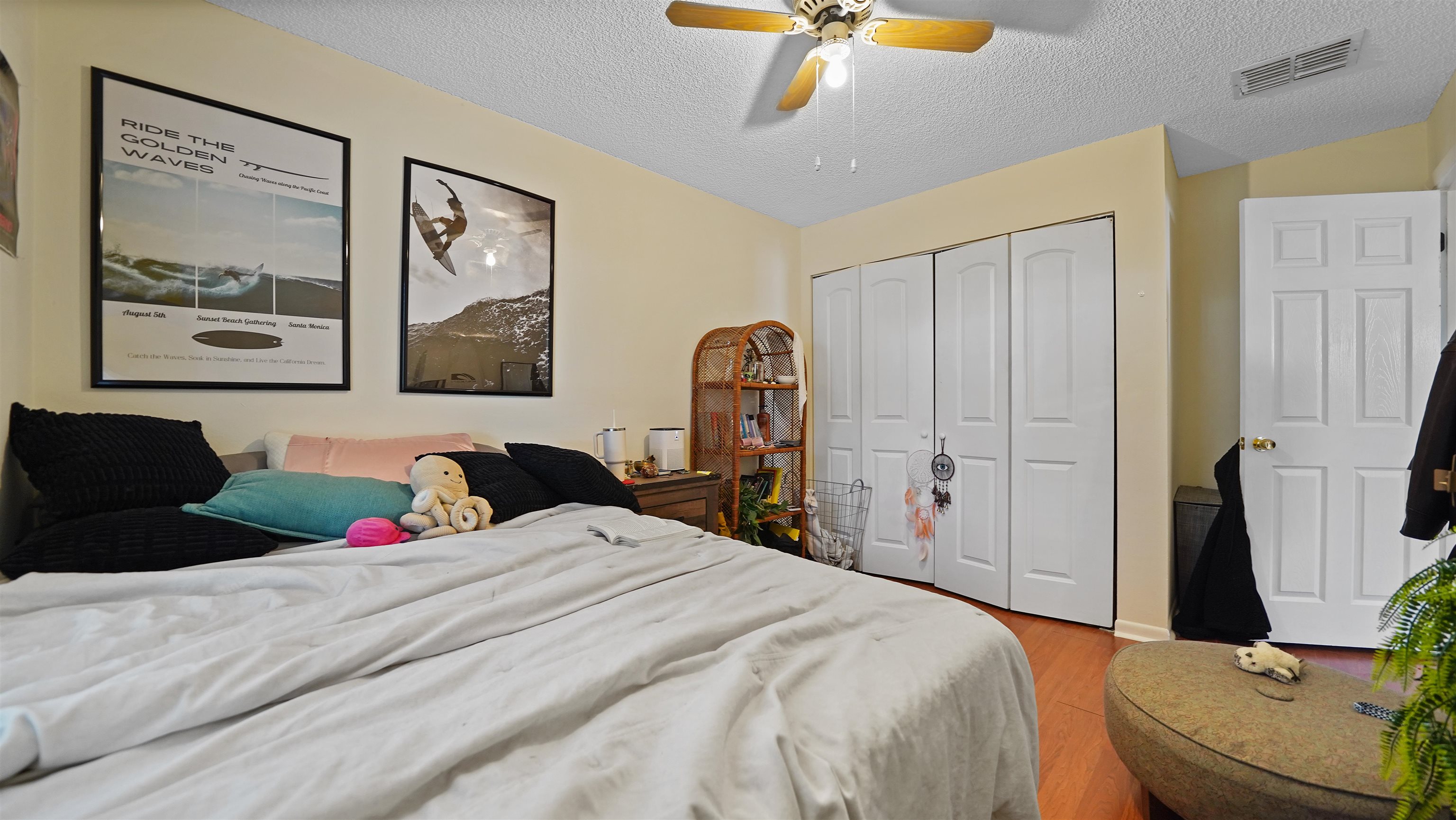 Image 18 of 59 For 208 Arricola Avenue