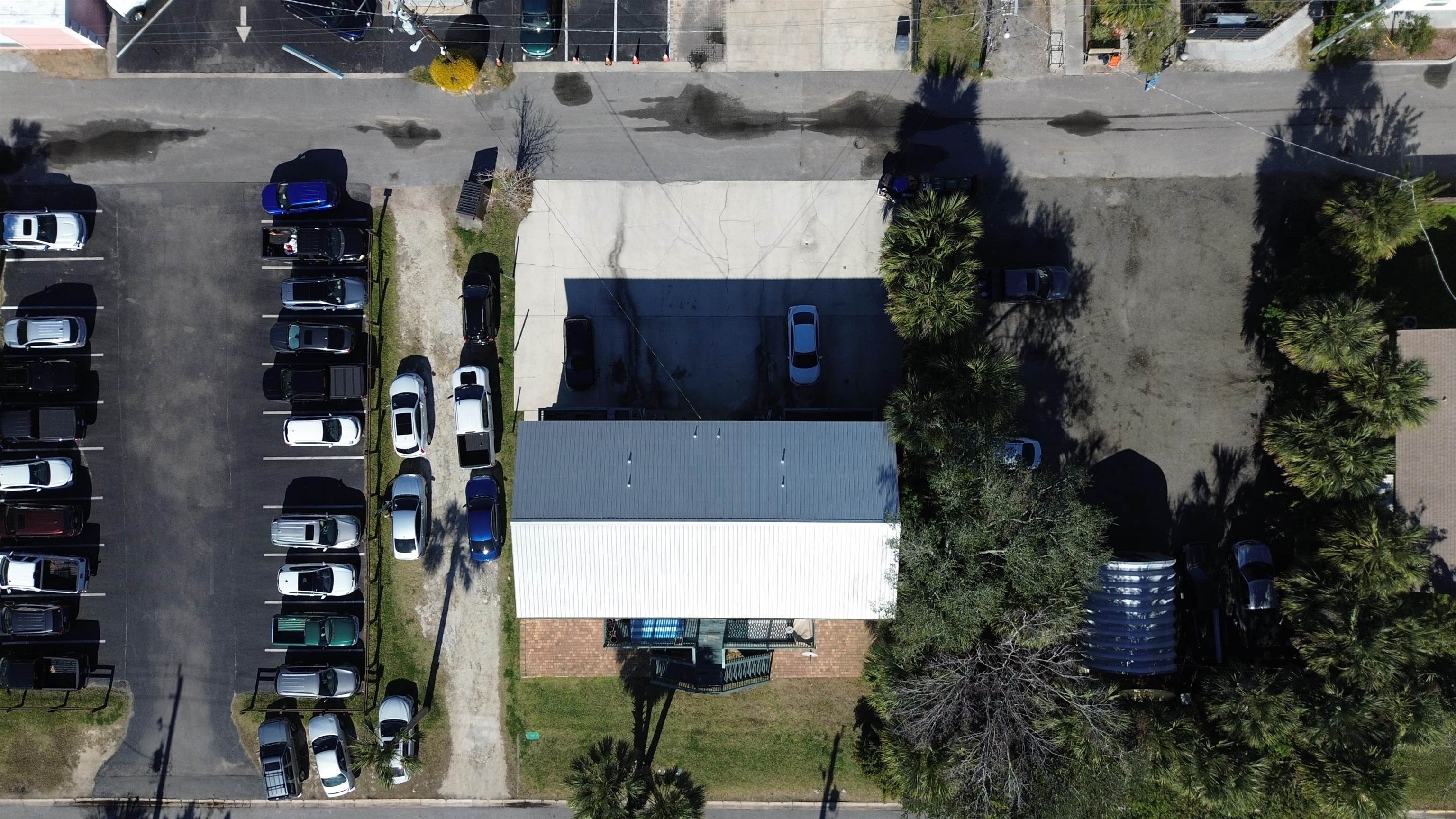 Image 2 of 59 For 208 Arricola Avenue