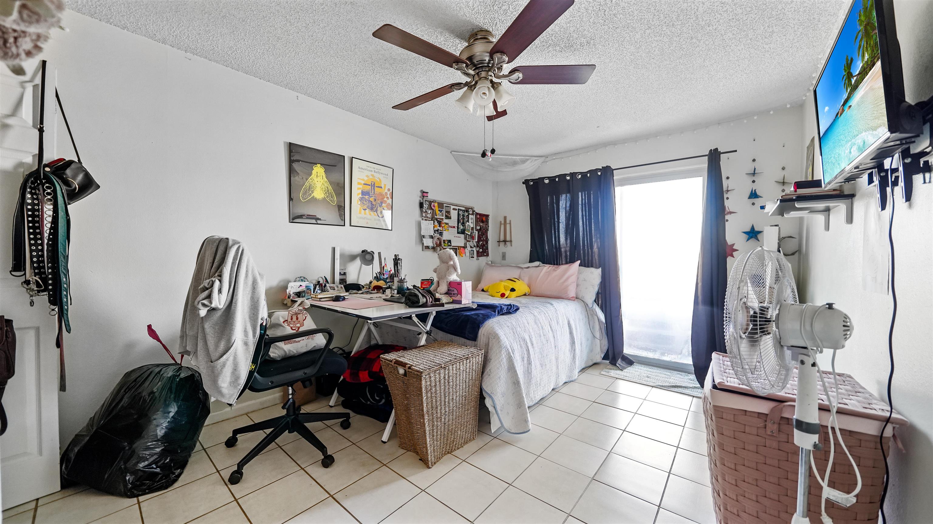 Image 30 of 59 For 208 Arricola Avenue