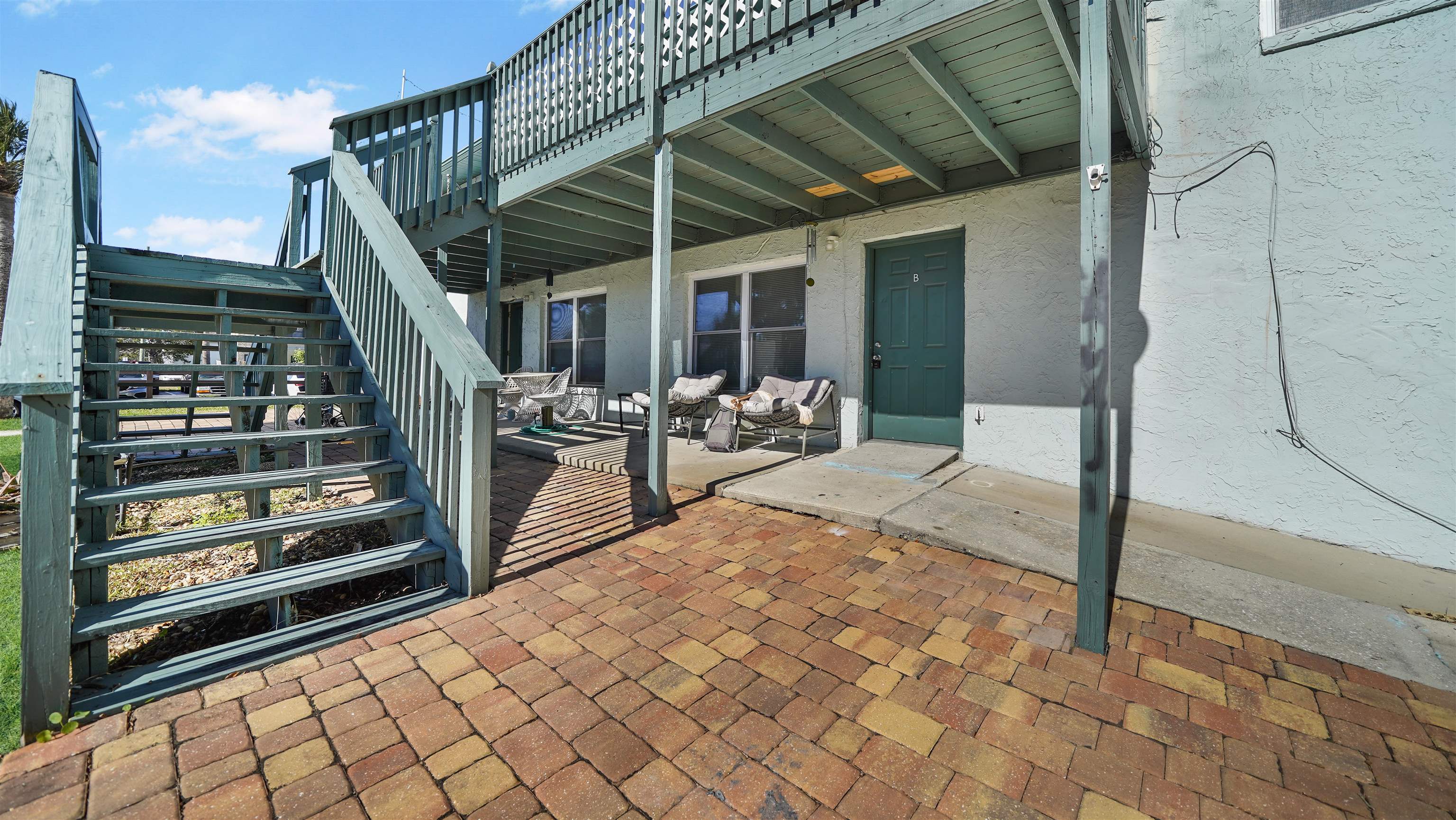 Image 34 of 59 For 208 Arricola Avenue