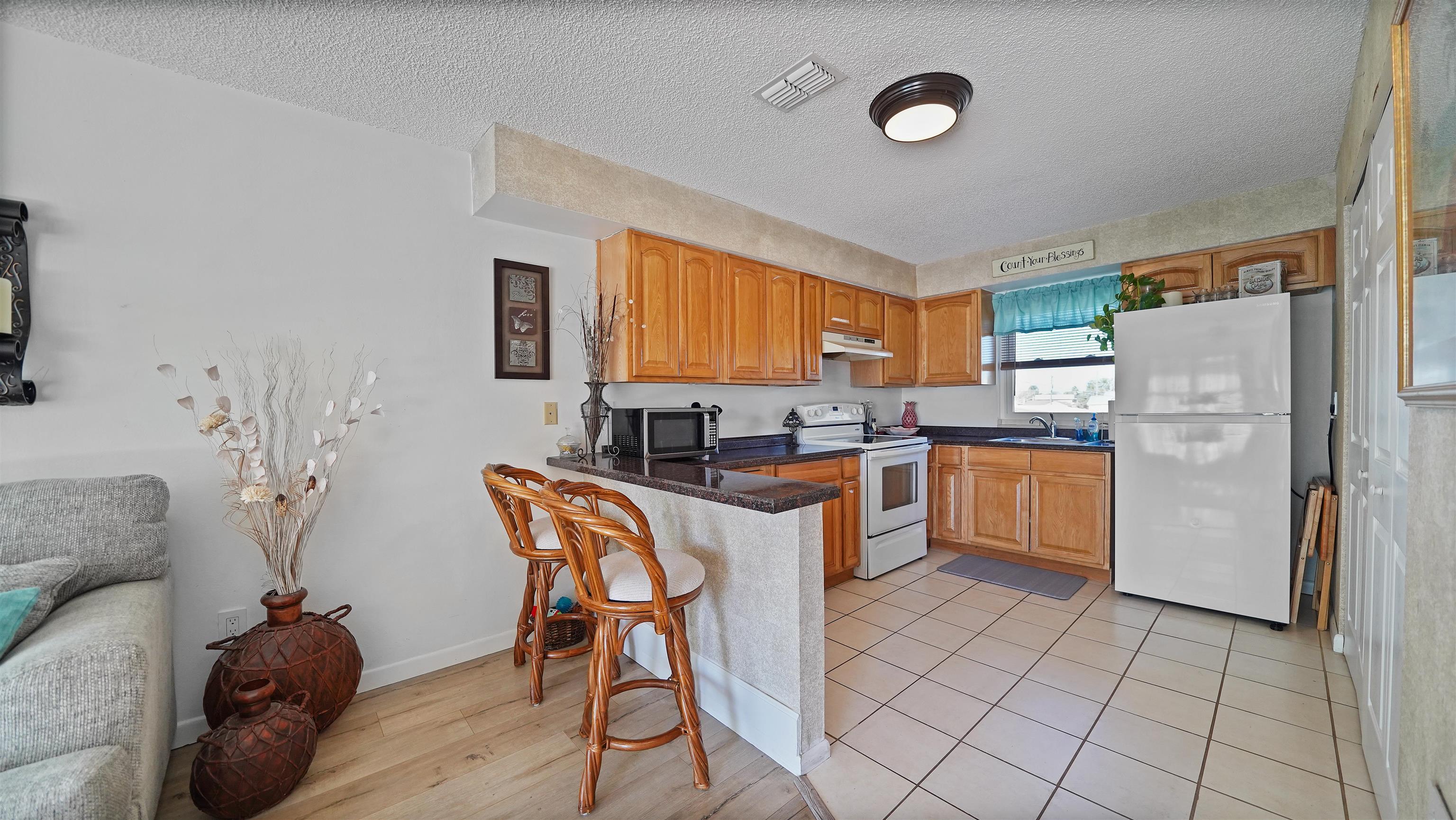Image 4 of 59 For 208 Arricola Avenue