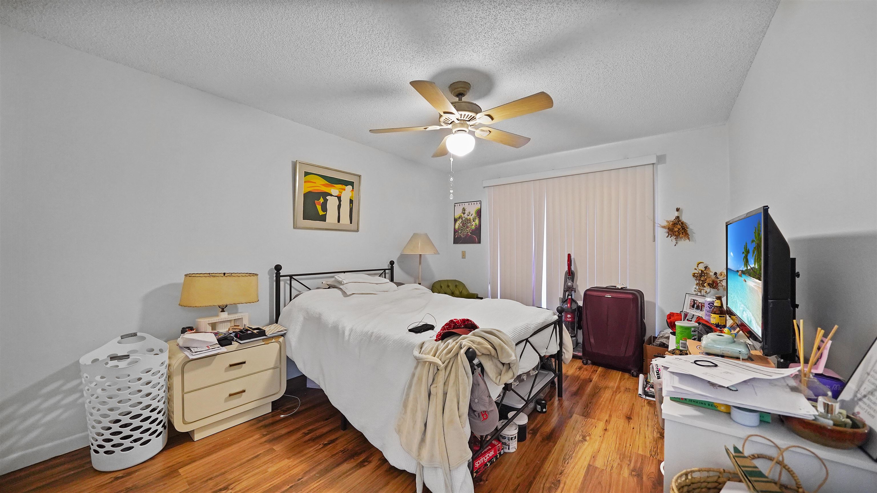 Image 49 of 59 For 208 Arricola Avenue