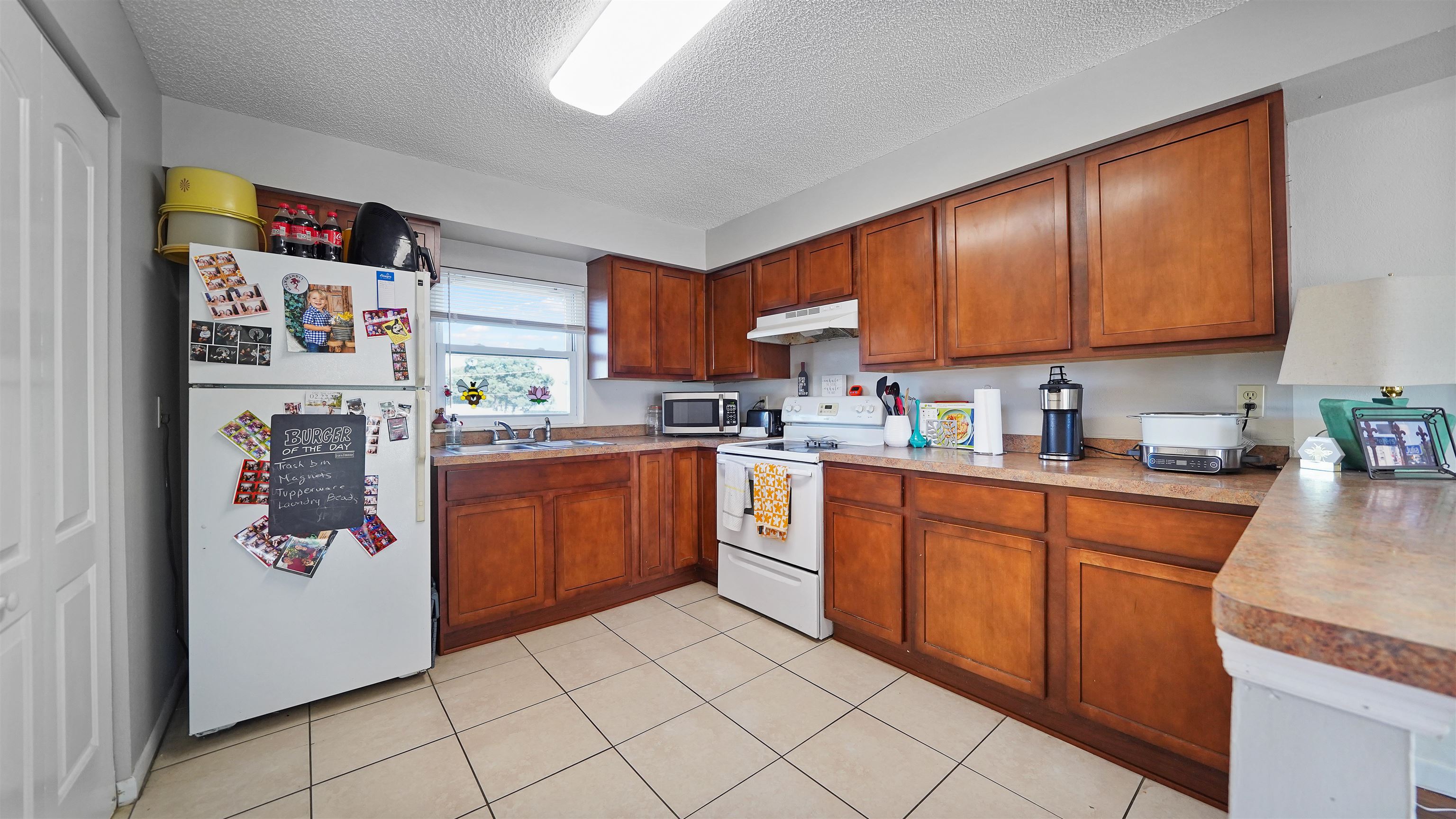 Image 50 of 59 For 208 Arricola Avenue