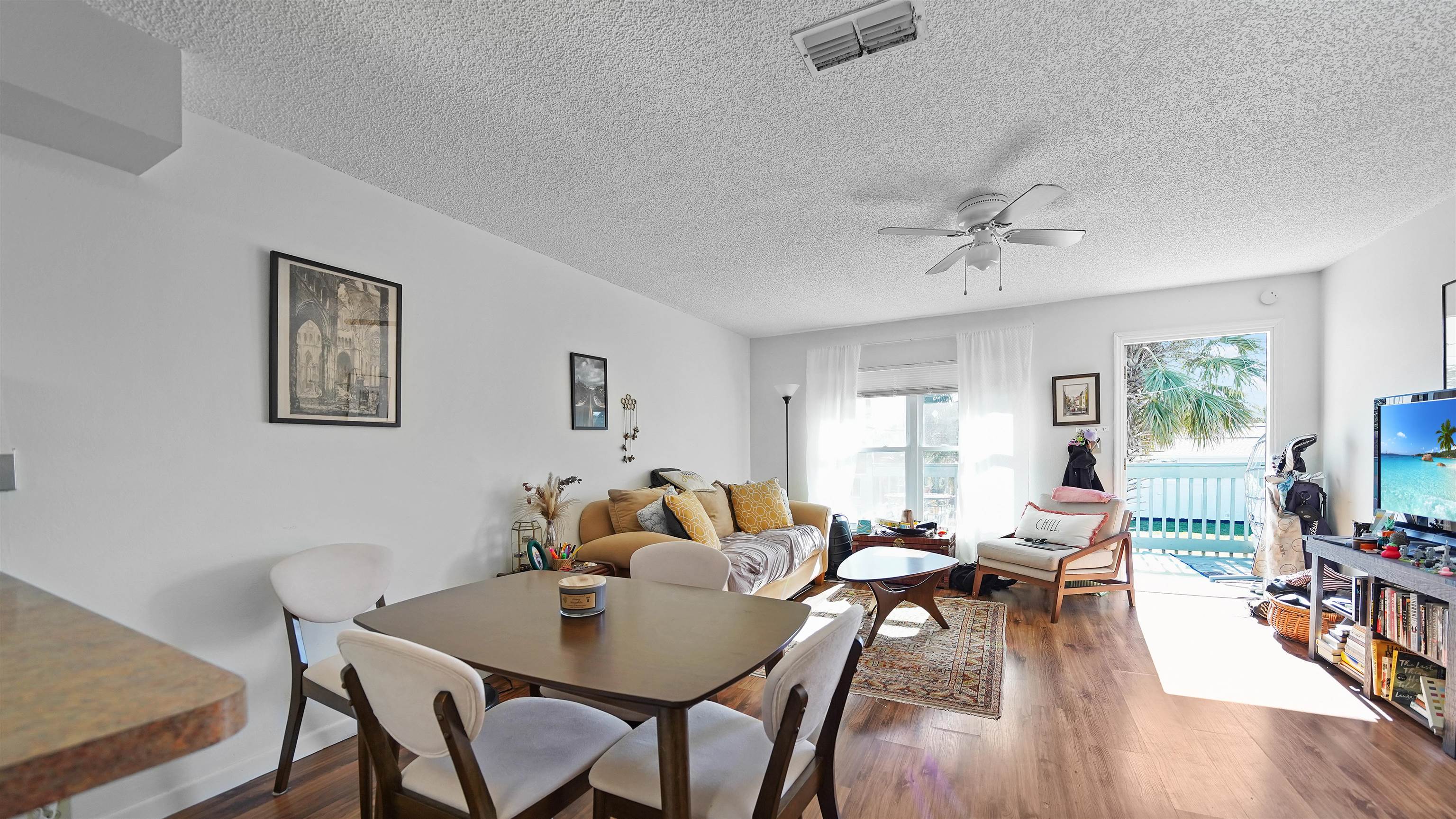 Image 8 of 59 For 208 Arricola Avenue