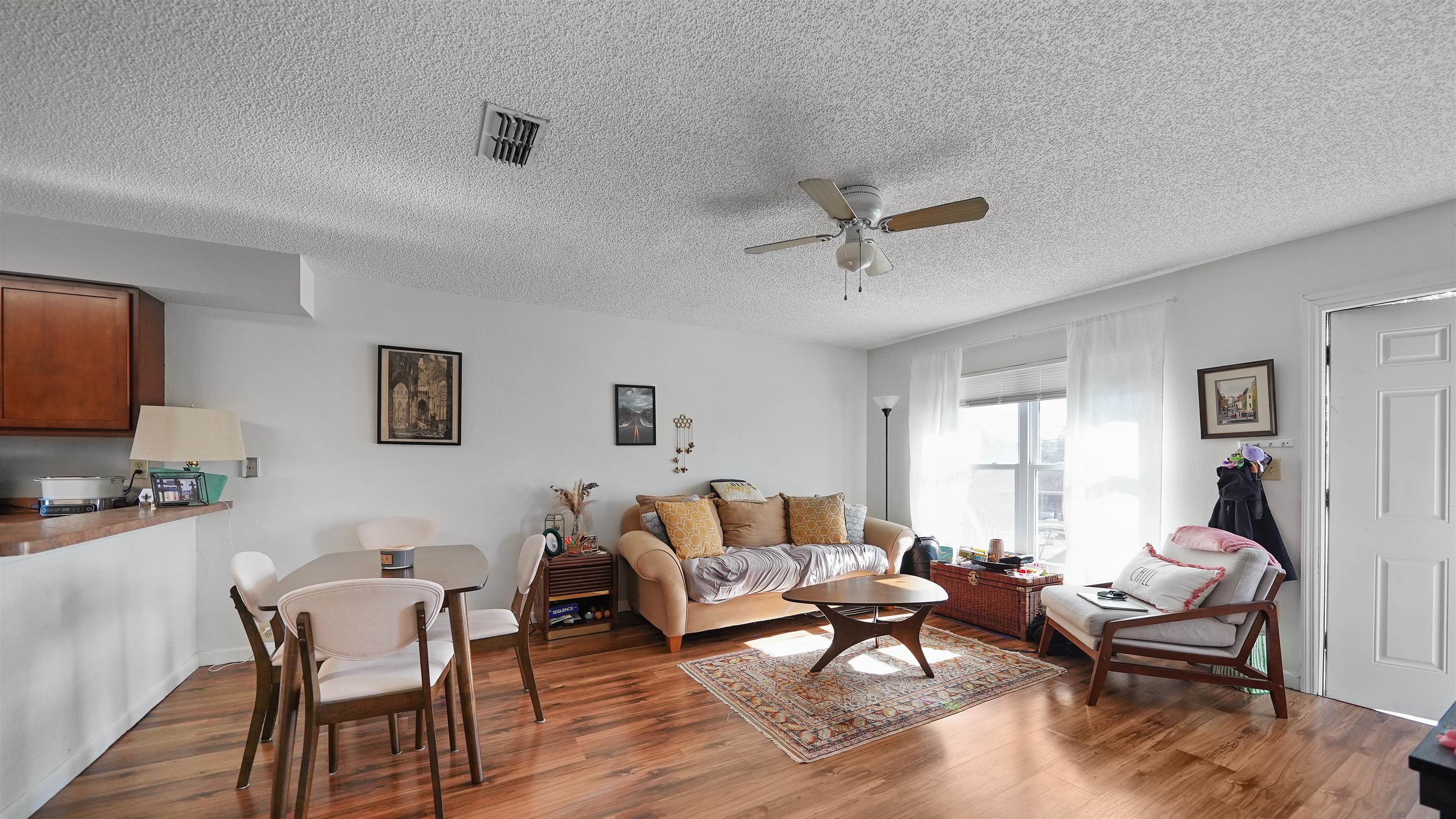 Image 9 of 59 For 208 Arricola Avenue