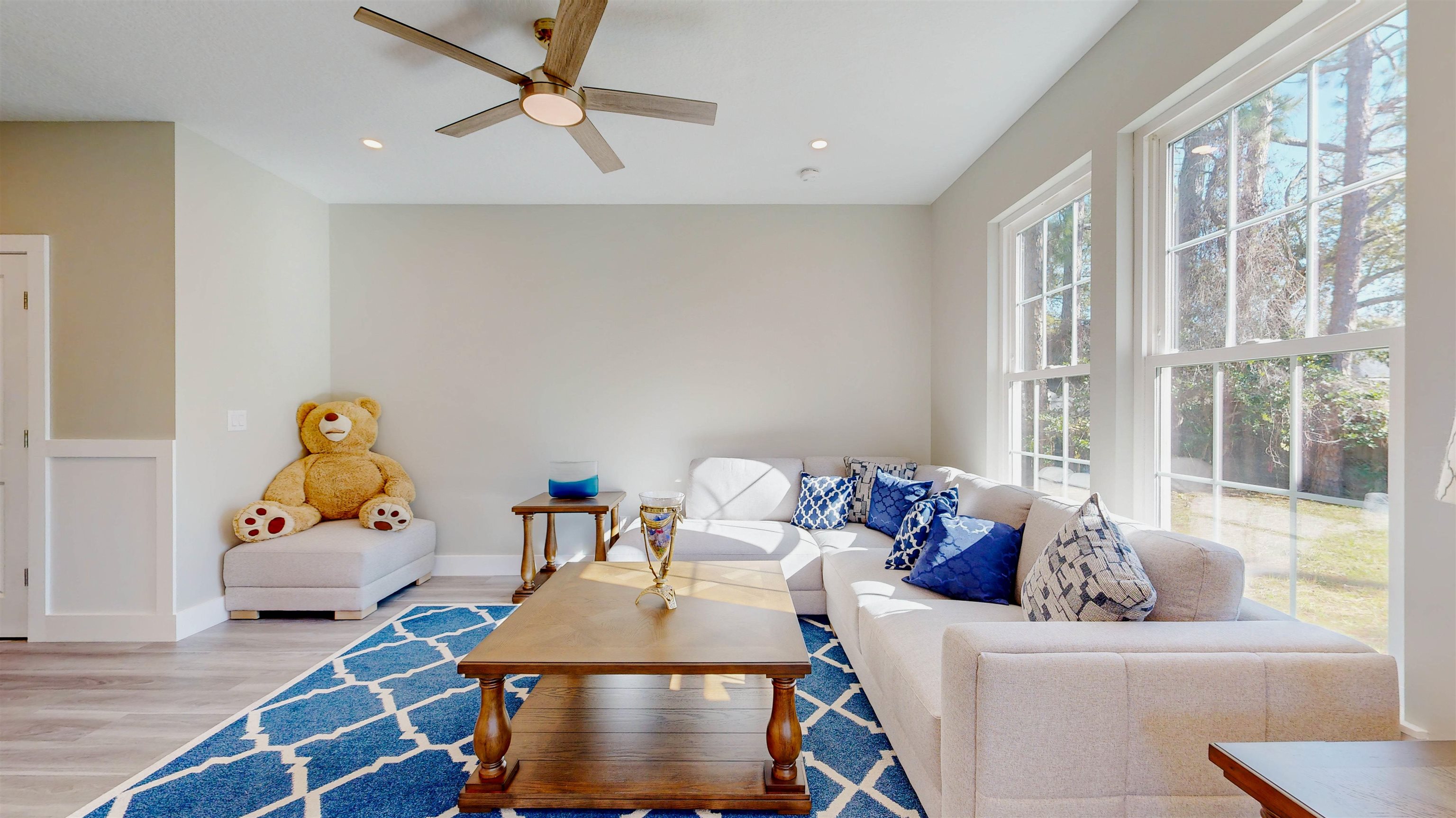 Image 10 of 48 For 688 Coral Cir