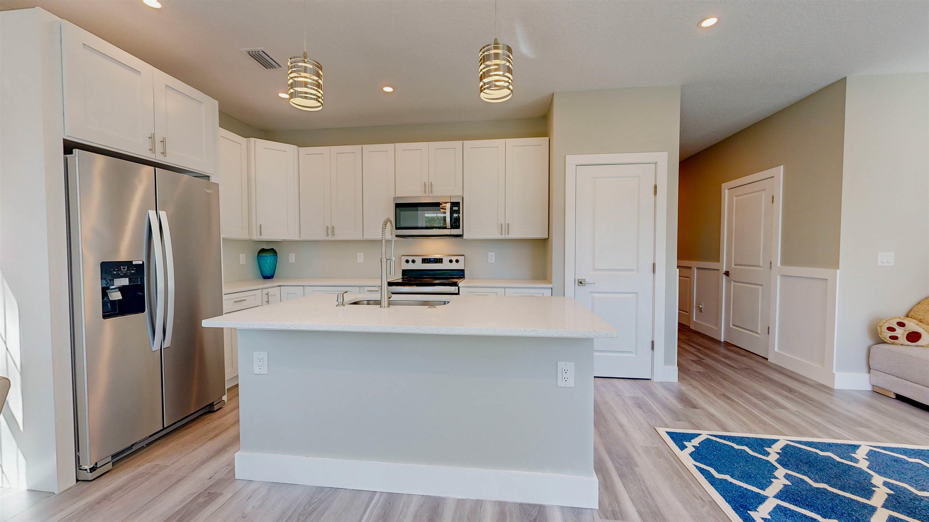 Image 17 of 48 For 688 Coral Cir