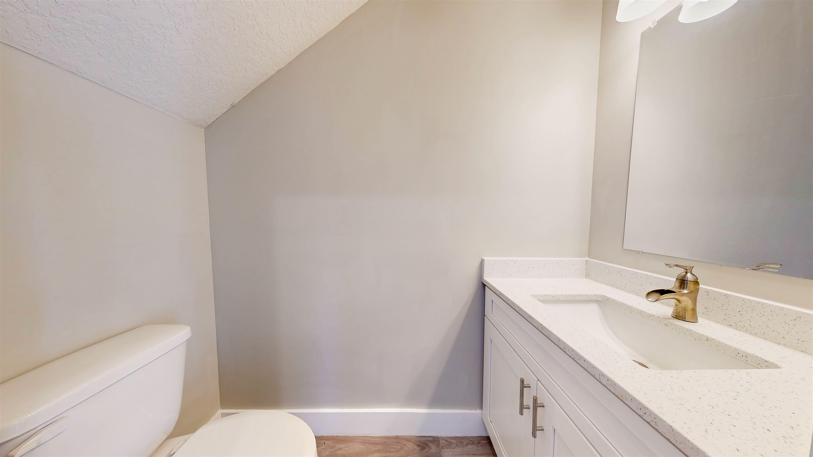 Image 18 of 48 For 688 Coral Cir