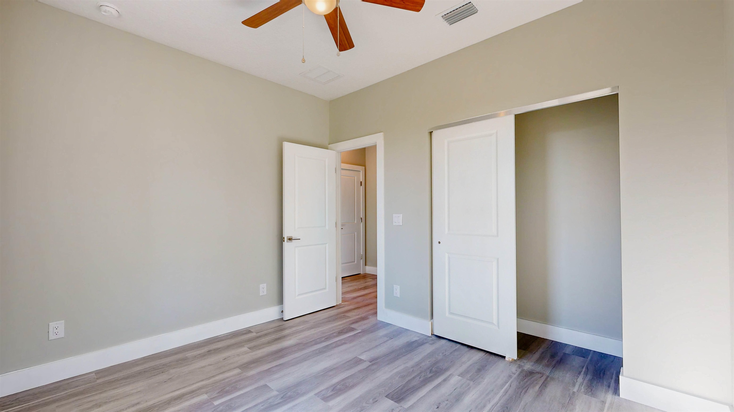 Image 23 of 48 For 688 Coral Cir
