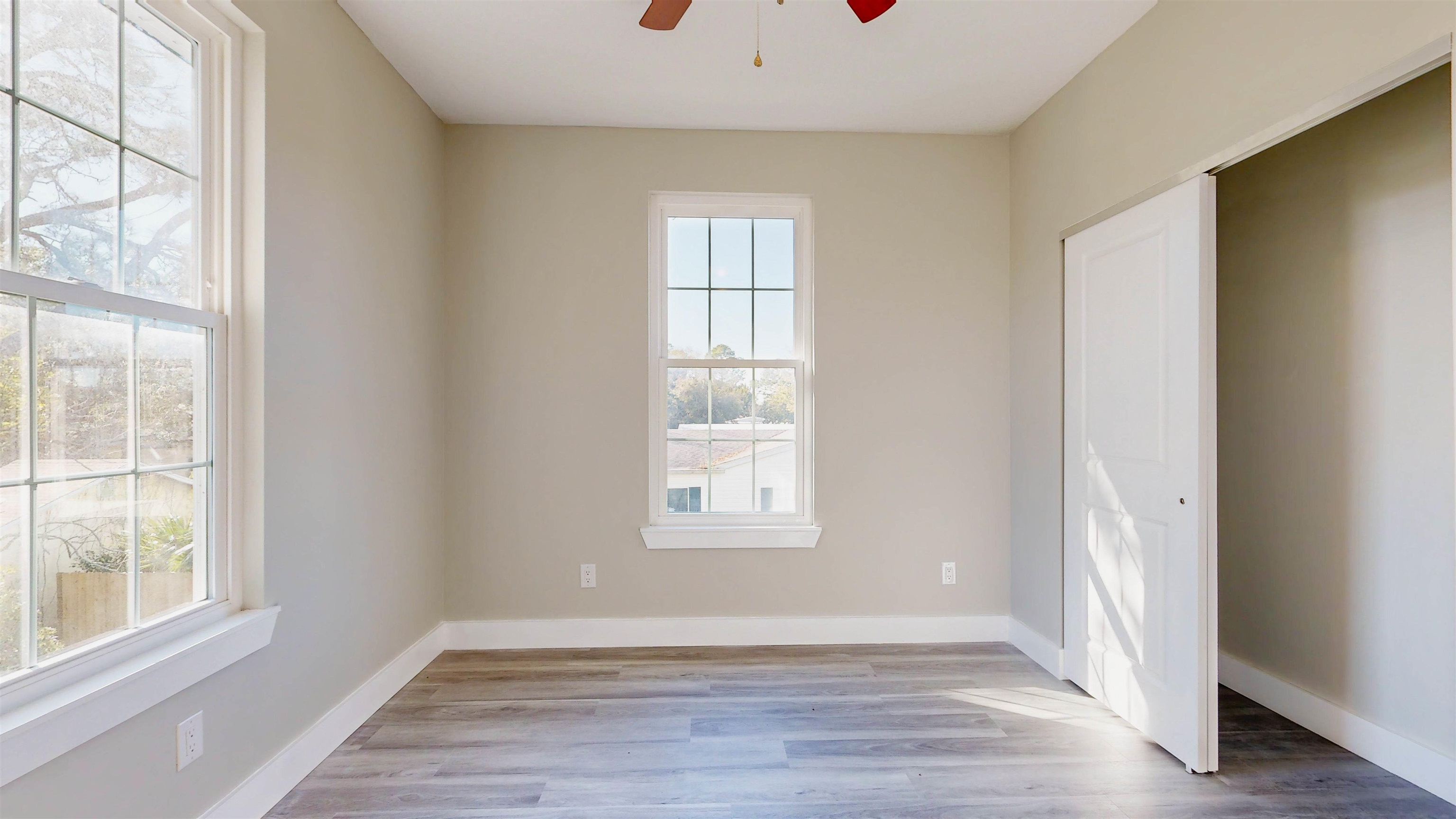 Image 26 of 48 For 688 Coral Cir