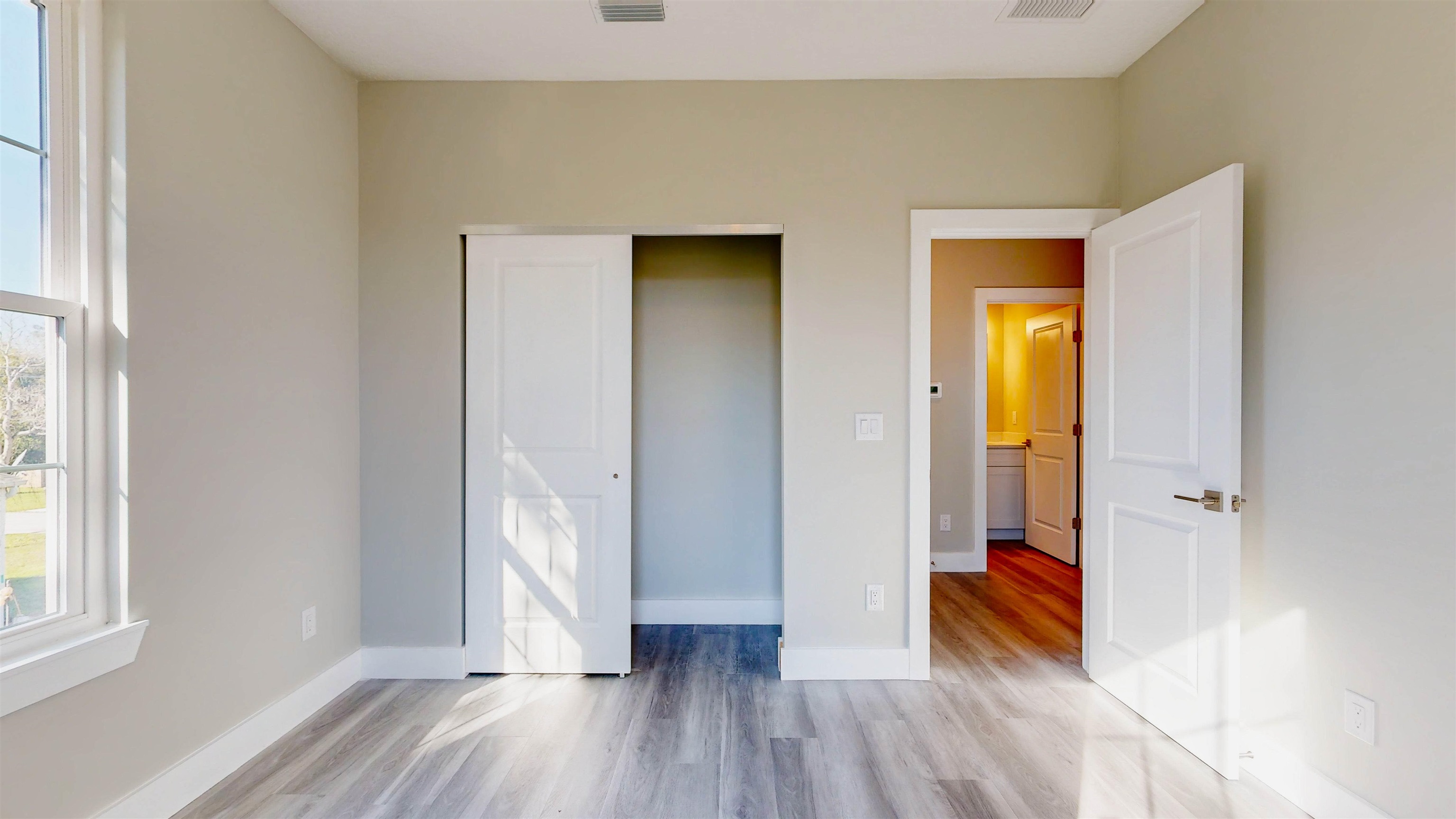 Image 27 of 48 For 688 Coral Cir