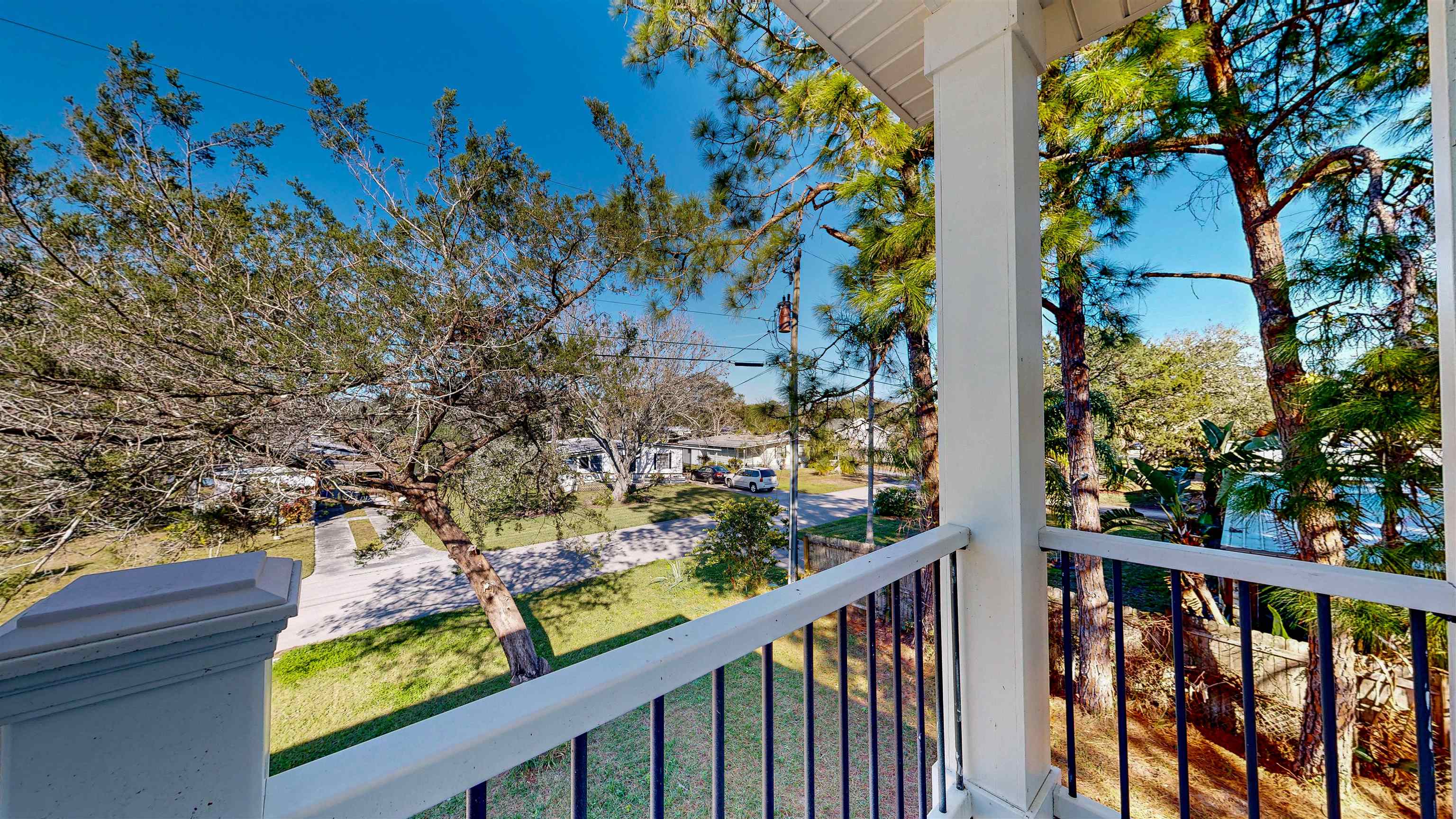 Image 37 of 48 For 688 Coral Cir