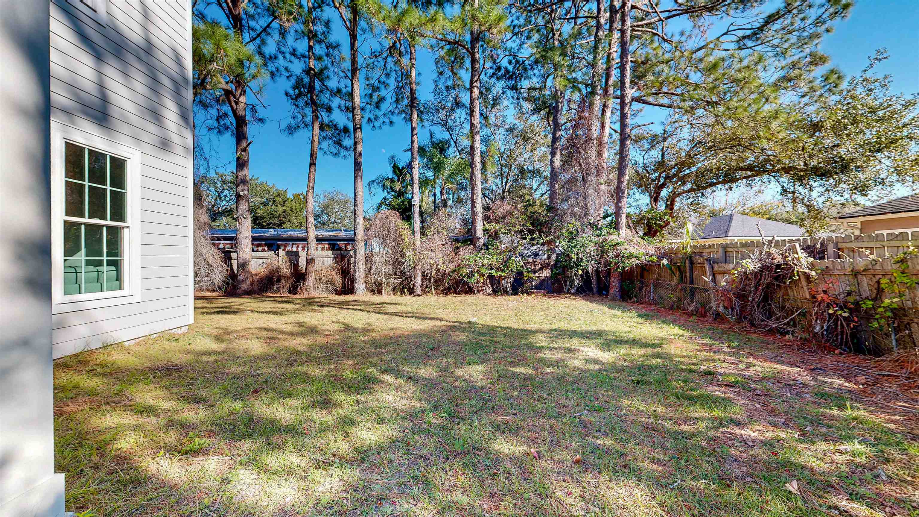 Image 39 of 48 For 688 Coral Cir