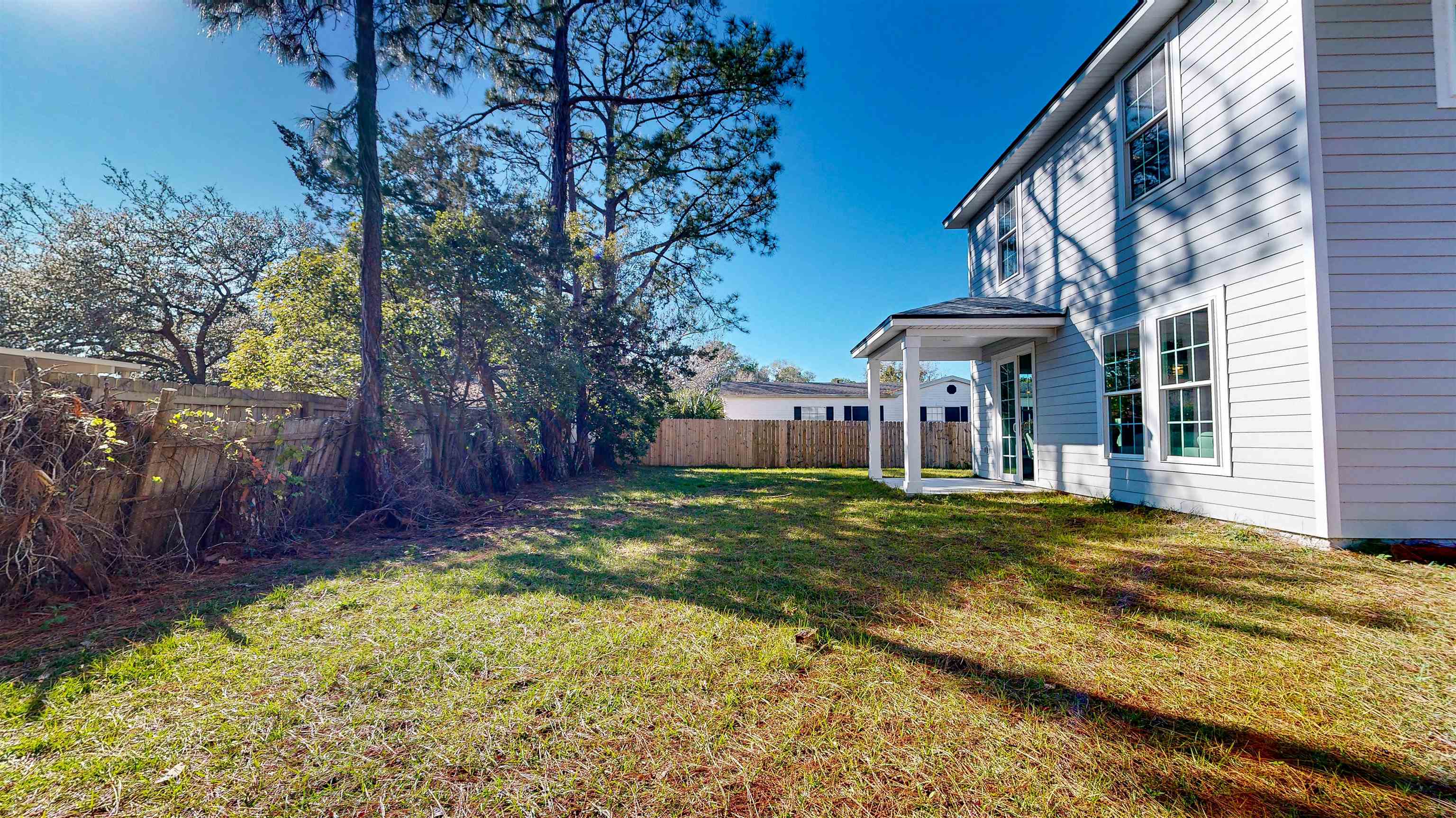 Image 40 of 48 For 688 Coral Cir