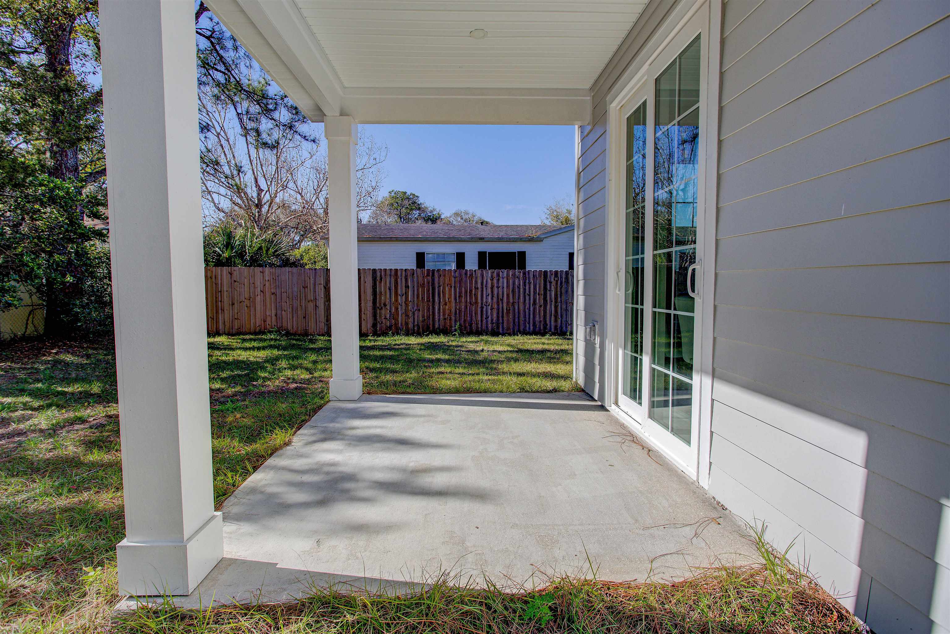 Image 41 of 48 For 688 Coral Cir