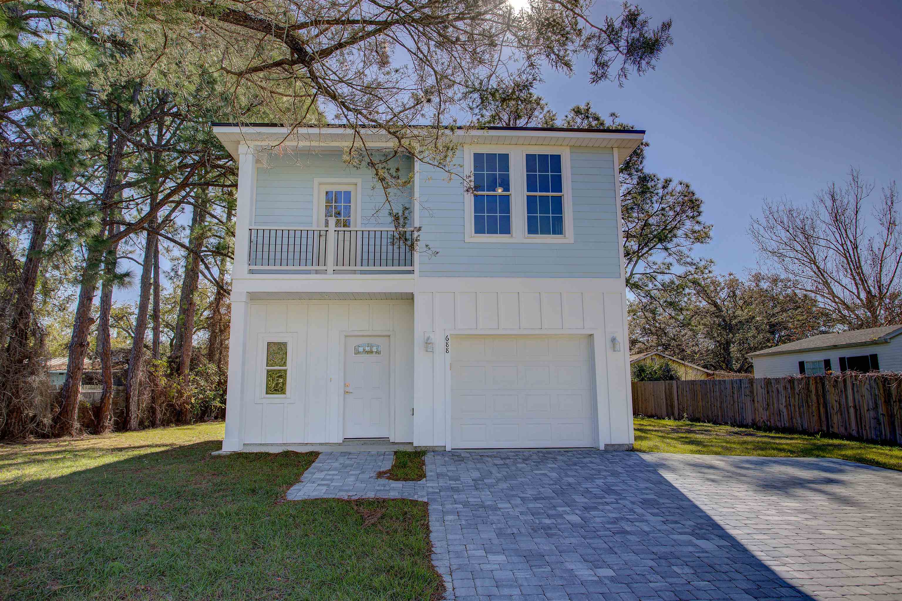 Image 45 of 48 For 688 Coral Cir