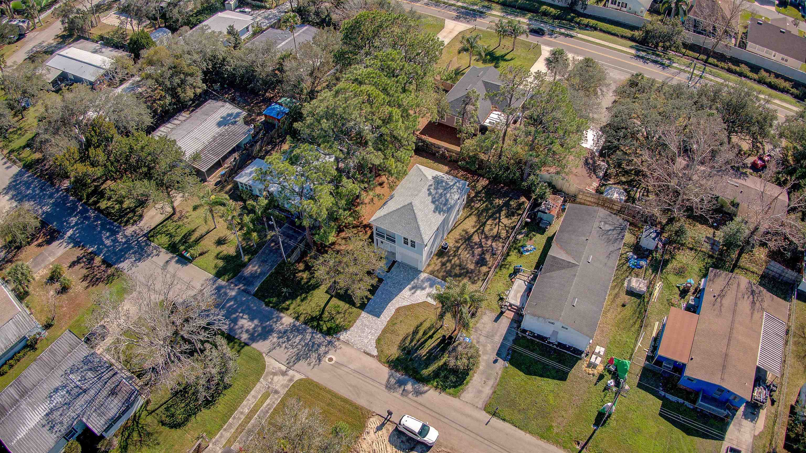 Image 46 of 48 For 688 Coral Cir