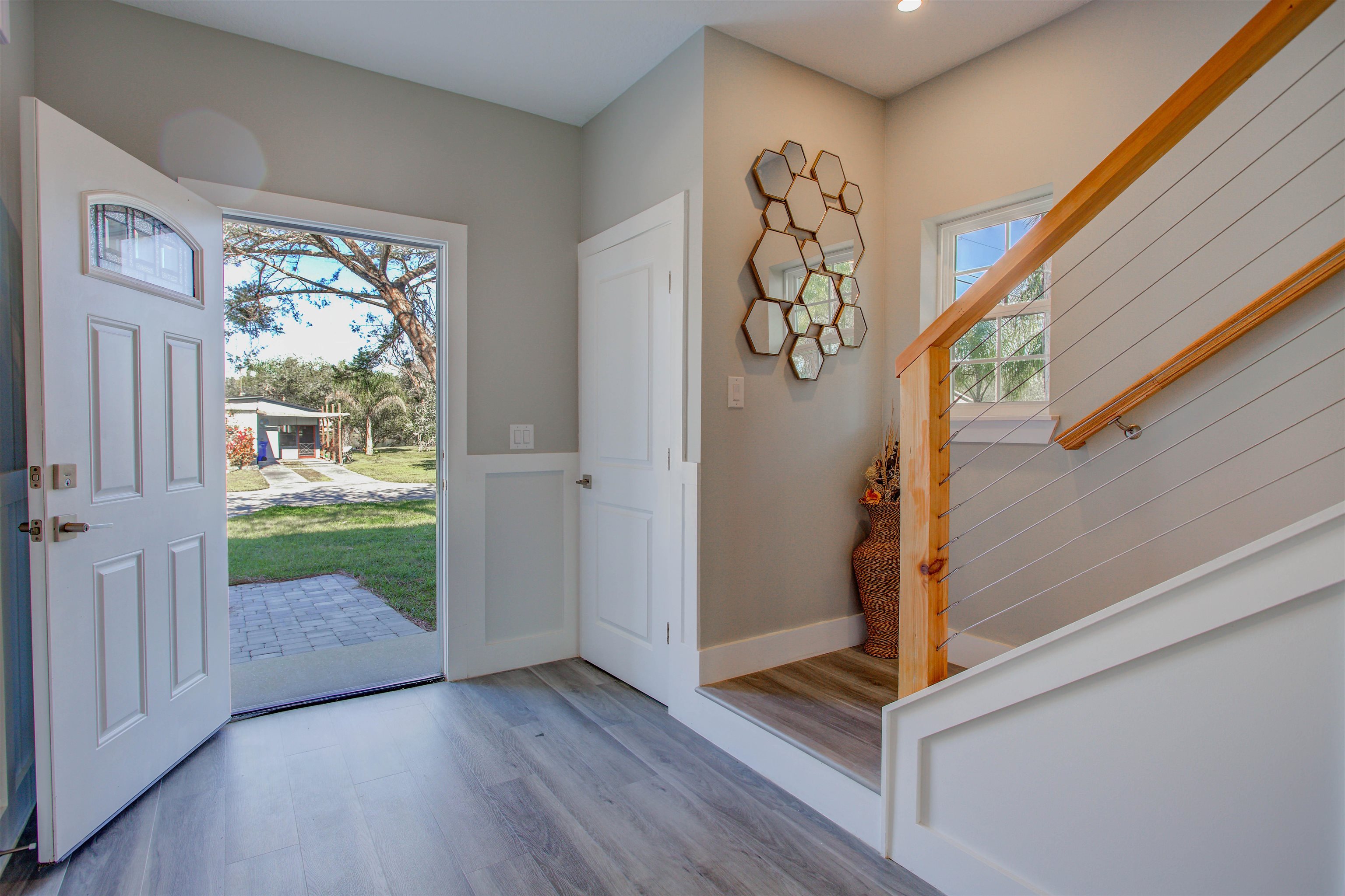 Image 7 of 48 For 688 Coral Cir