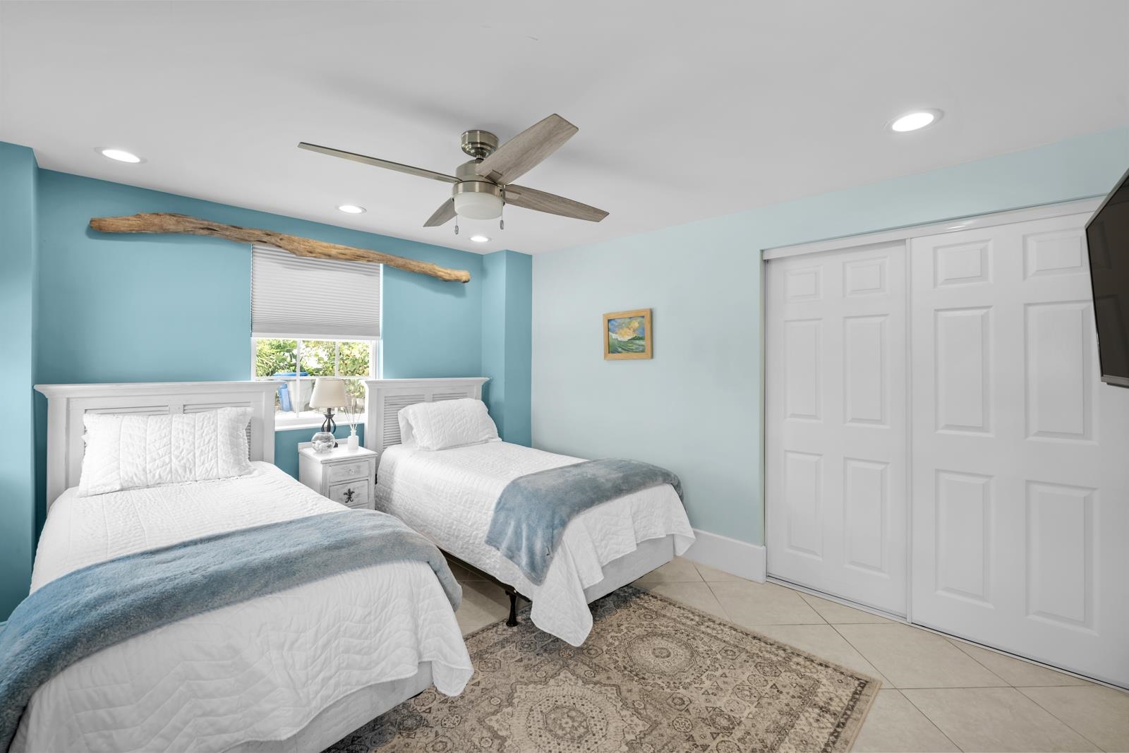 Image 16 of 48 For 6896 A Ave  