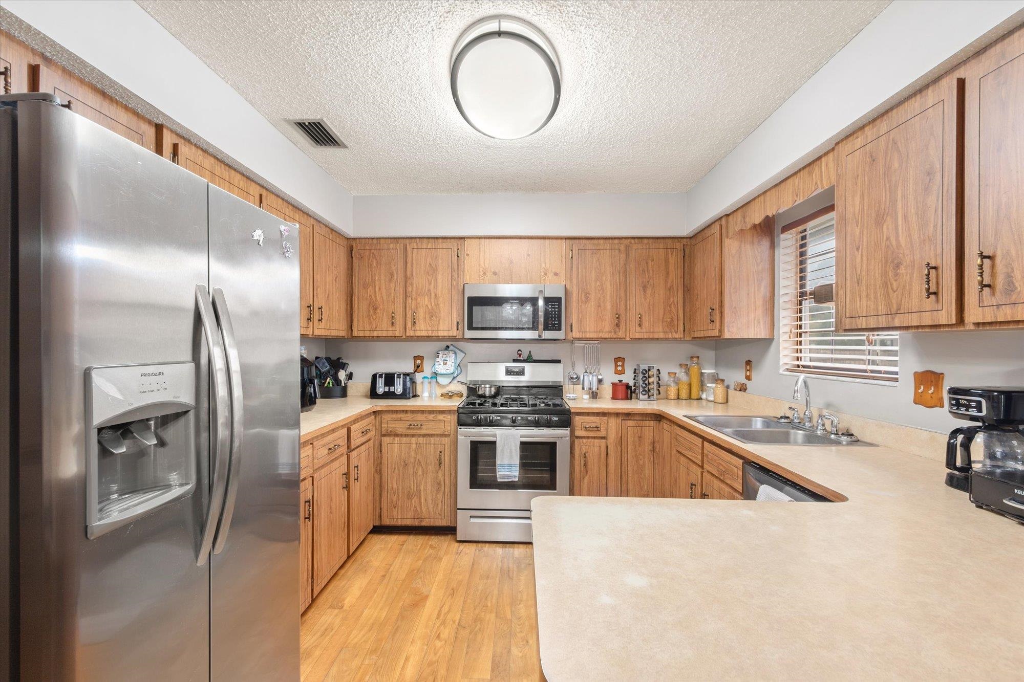 Image 11 of 38 For 8469 County Road 13 North