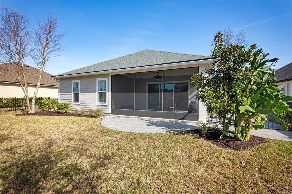 Image 3 of 34 For 211 Pintoresco Dr