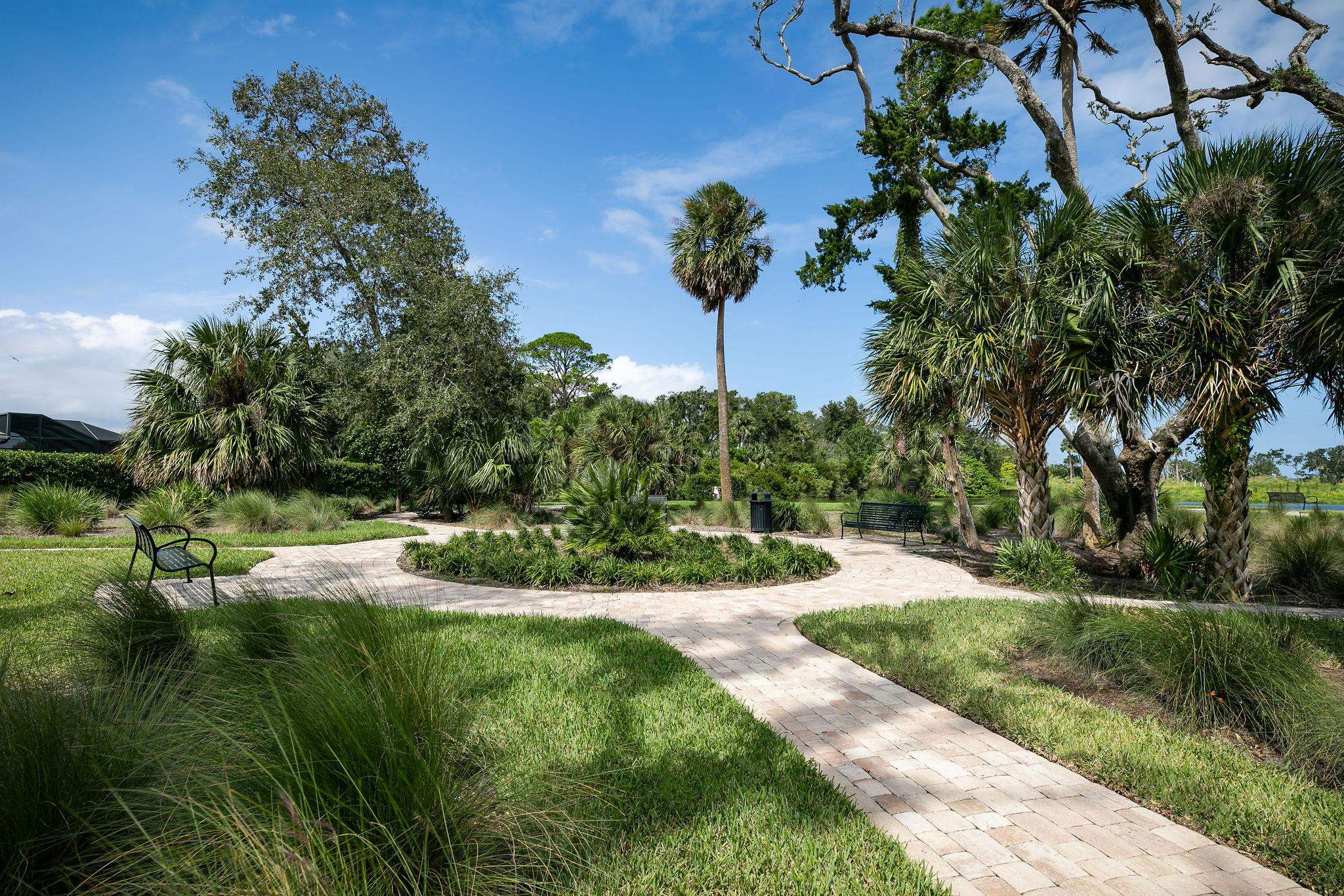 Image 31 of 34 For 211 Pintoresco Dr