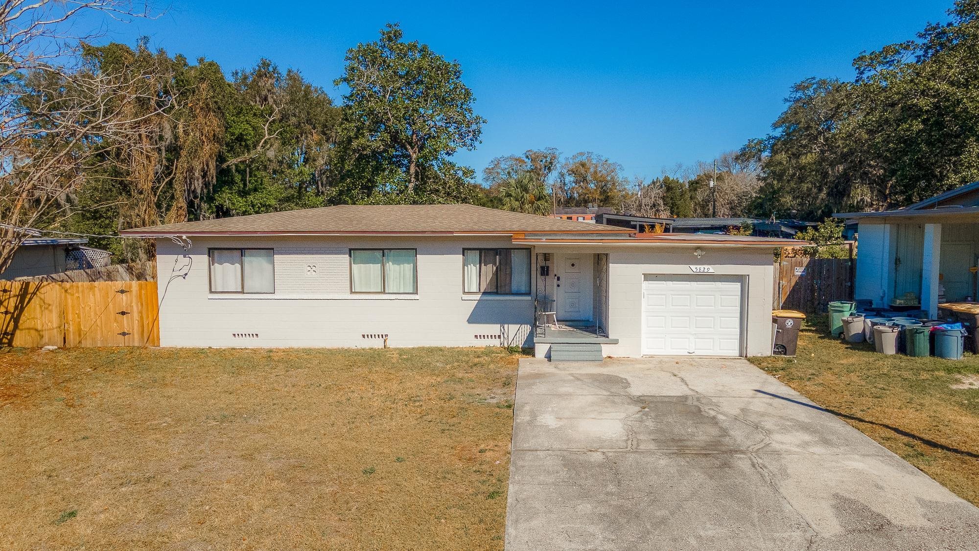 Details for 5829 Cherry Laurel Dr, Jacksonville, FL 32210