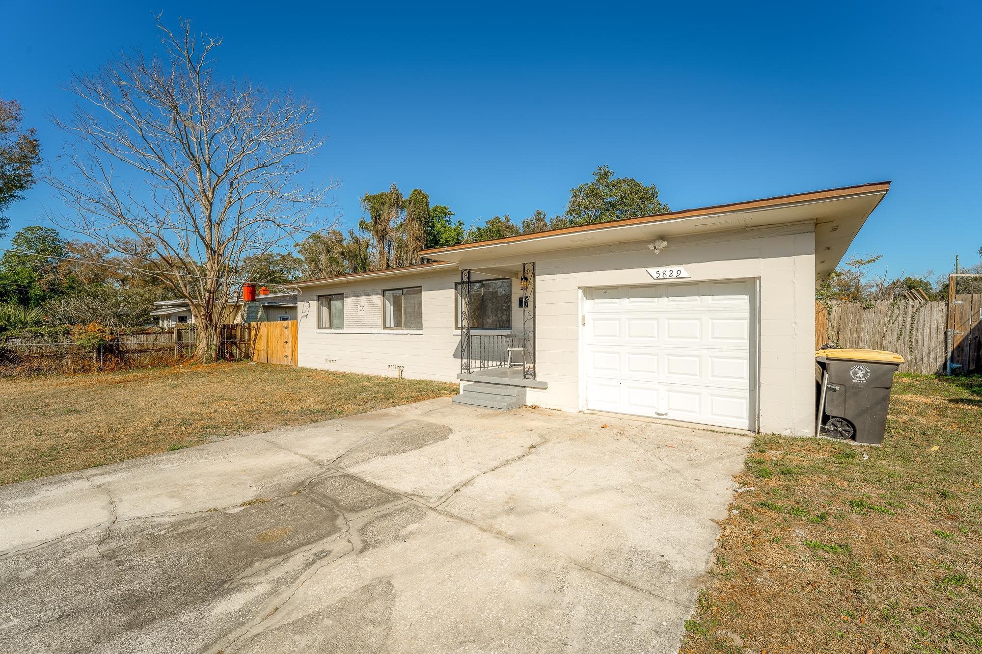 Image 15 of 56 For 5829 Cherry Laurel Dr