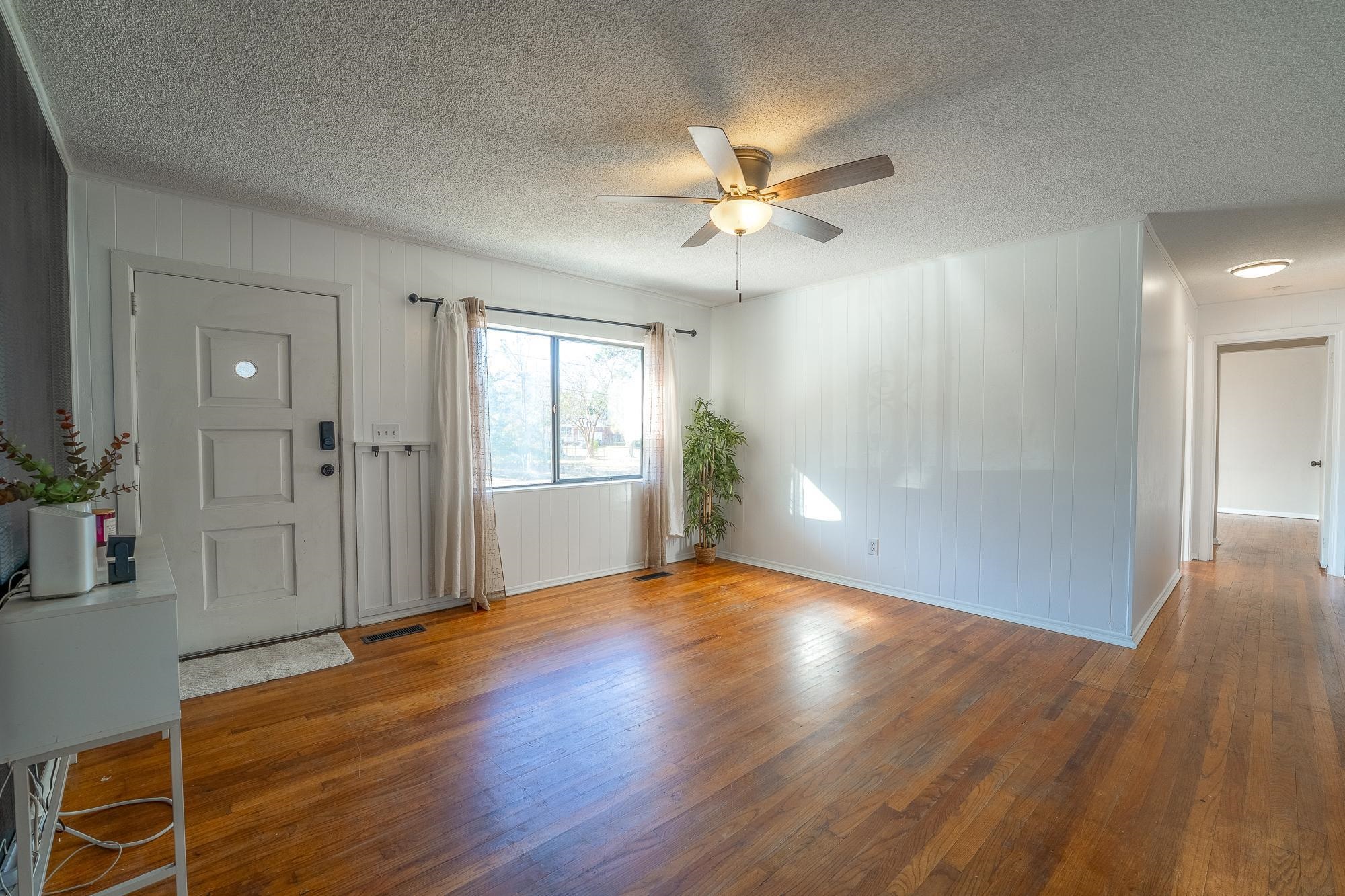 Image 20 of 56 For 5829 Cherry Laurel Dr