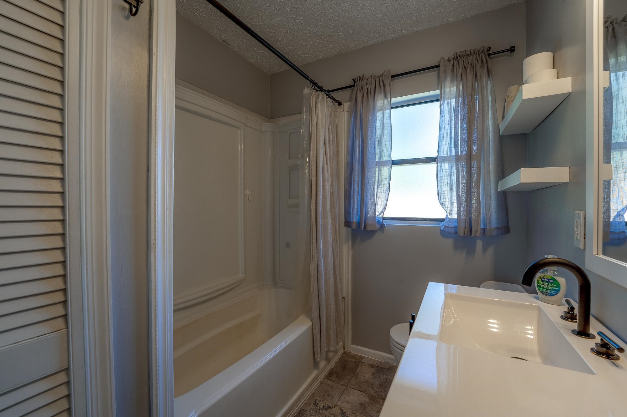 Image 42 of 56 For 5829 Cherry Laurel Dr