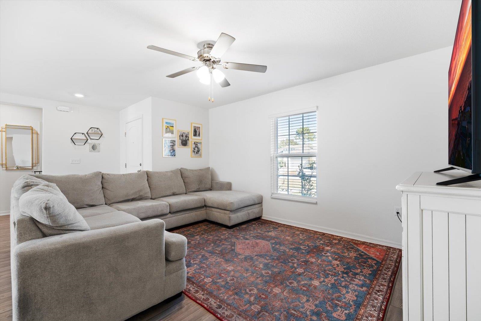 Image 5 of 22 For 26 Rockingham Ln