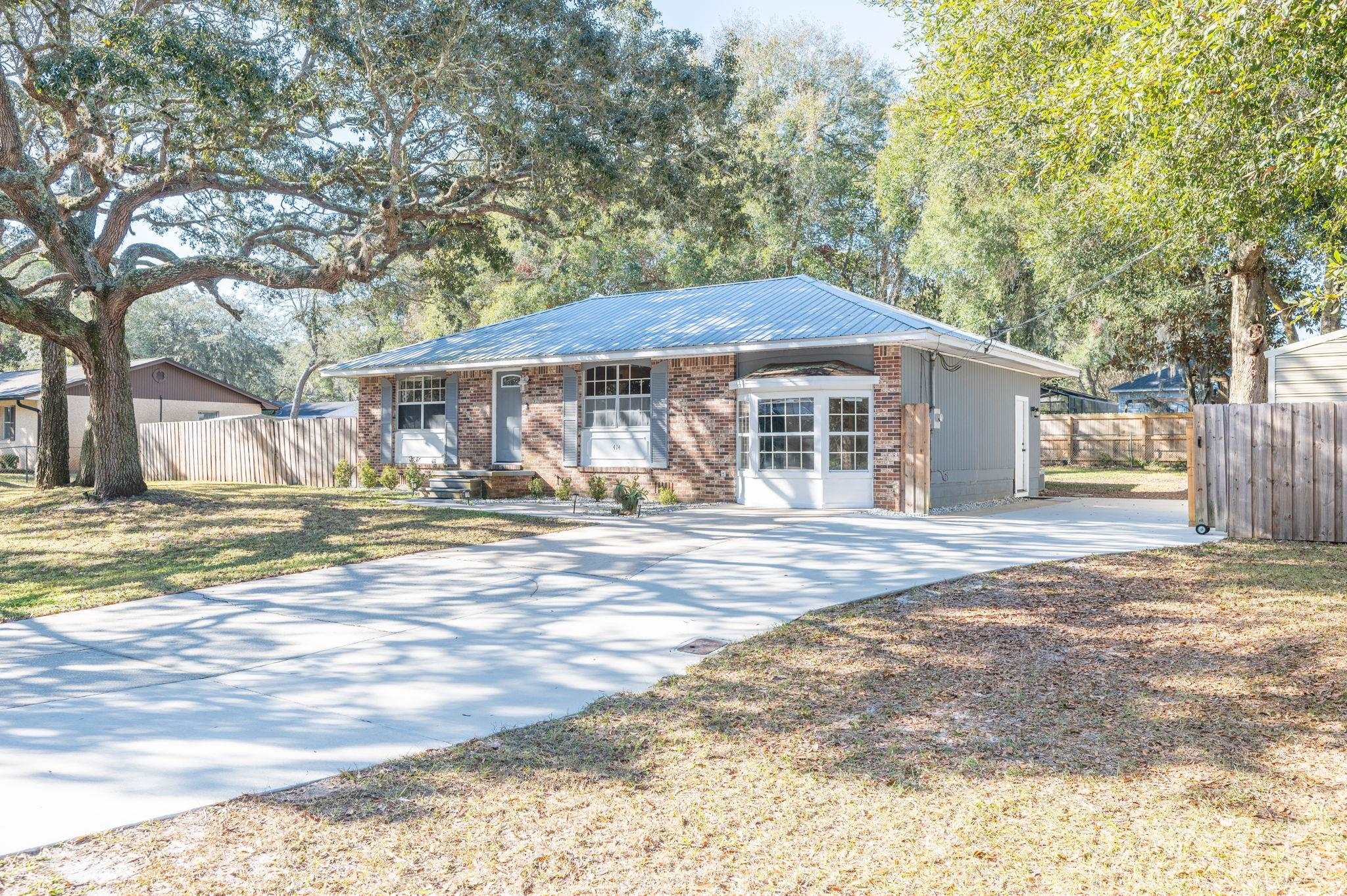 Image 2 of 30 For 414 Jasmine Rd
