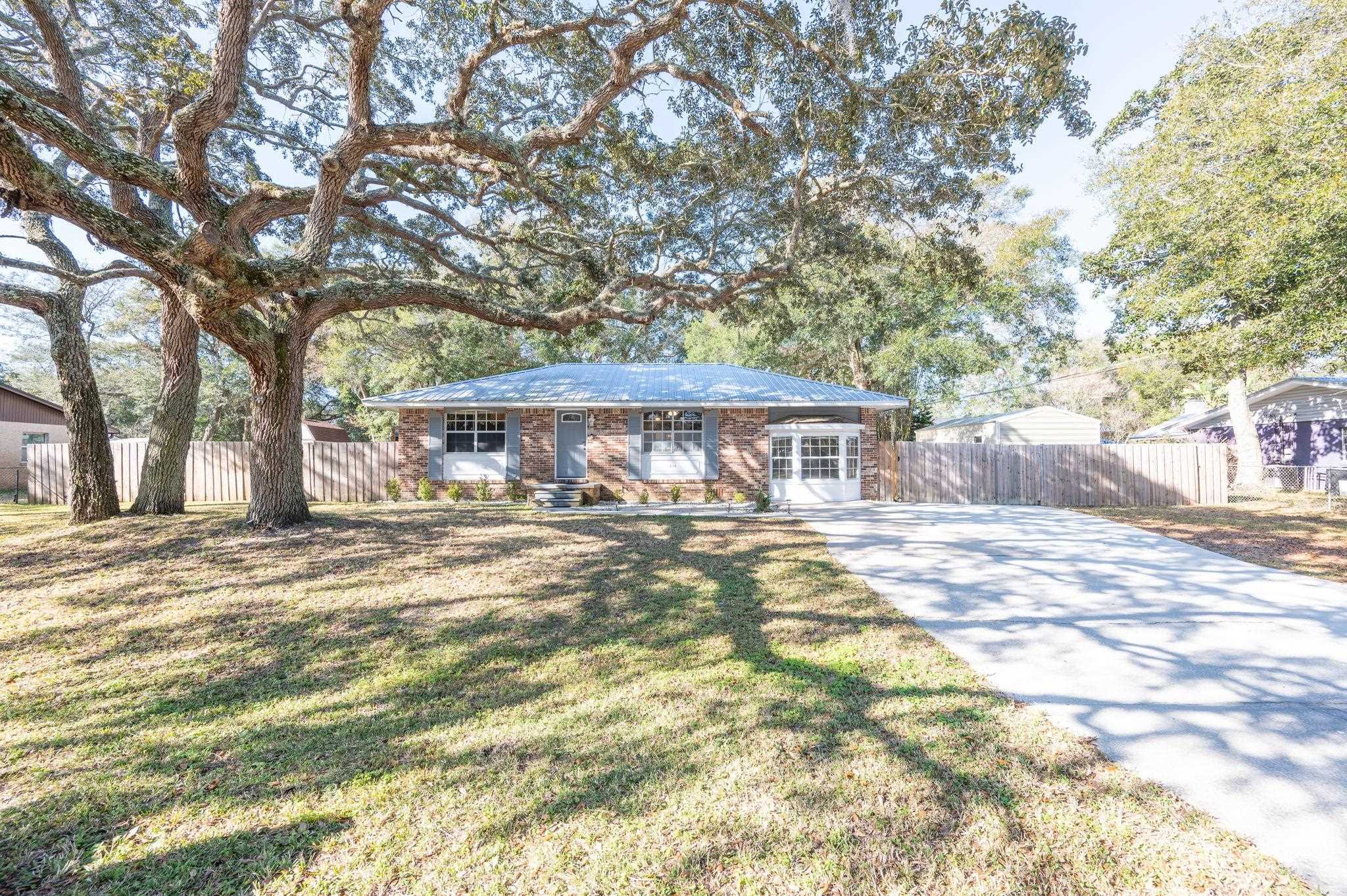 Image 4 of 30 For 414 Jasmine Rd