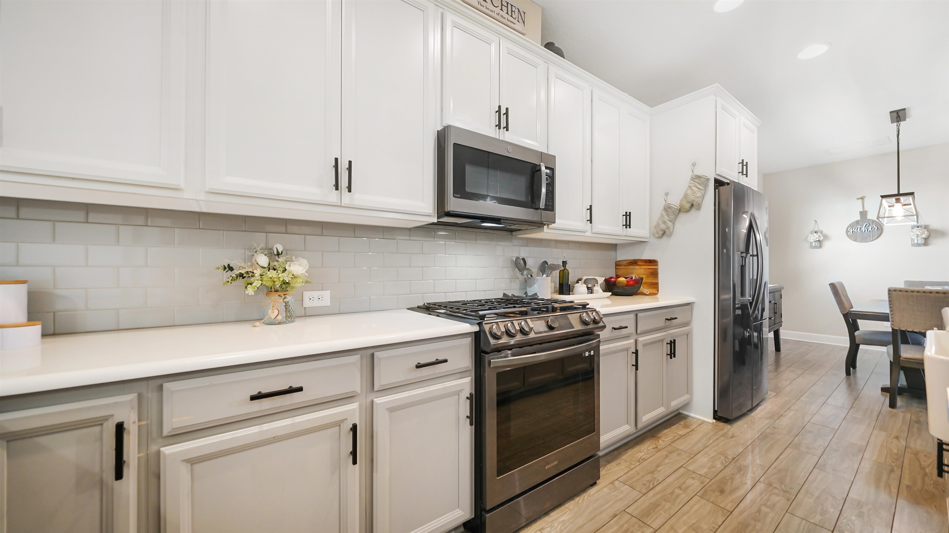 Image 12 of 38 For 212 Foxcross Ave