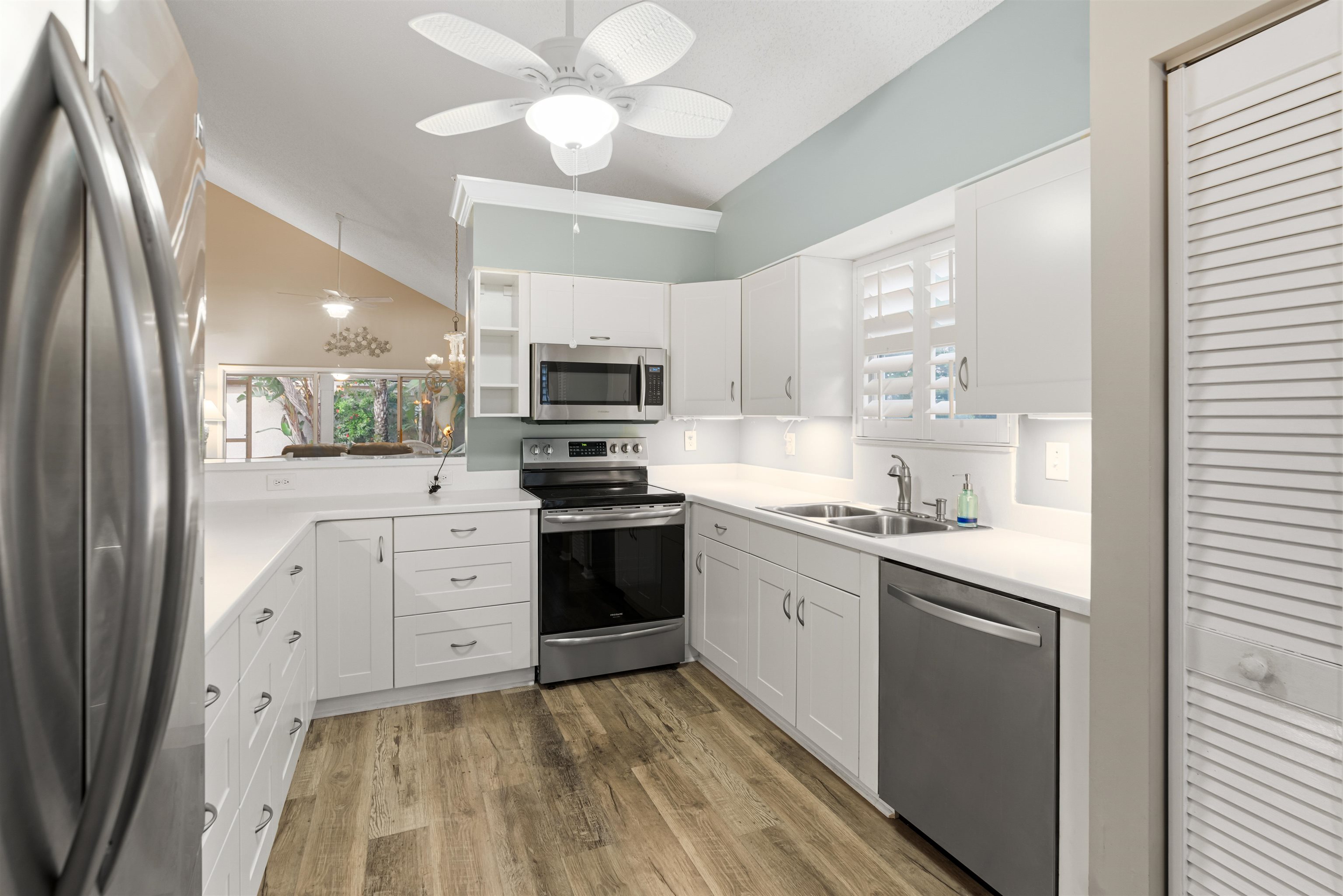 Image 5 of 44 For 362 Monika Pl