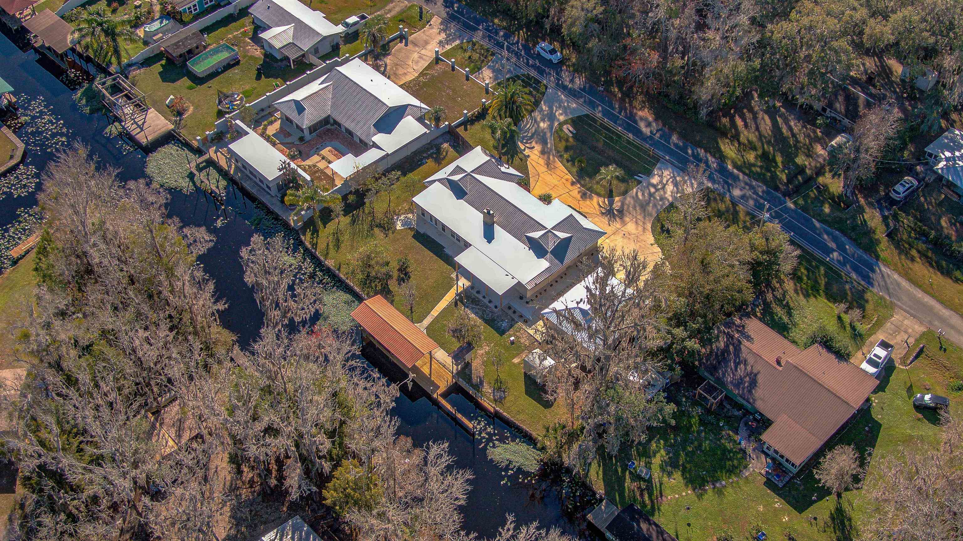 Image 2 of 47 For 151 Park Dr  