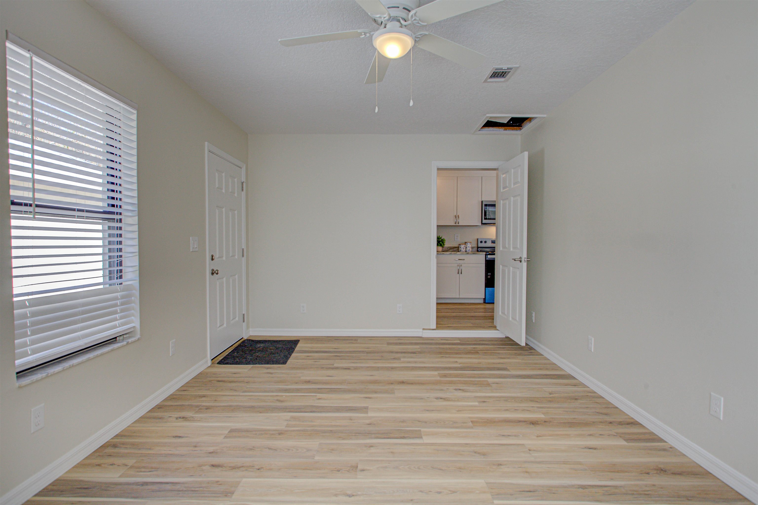 Image 33 of 47 For 151 Park Dr  