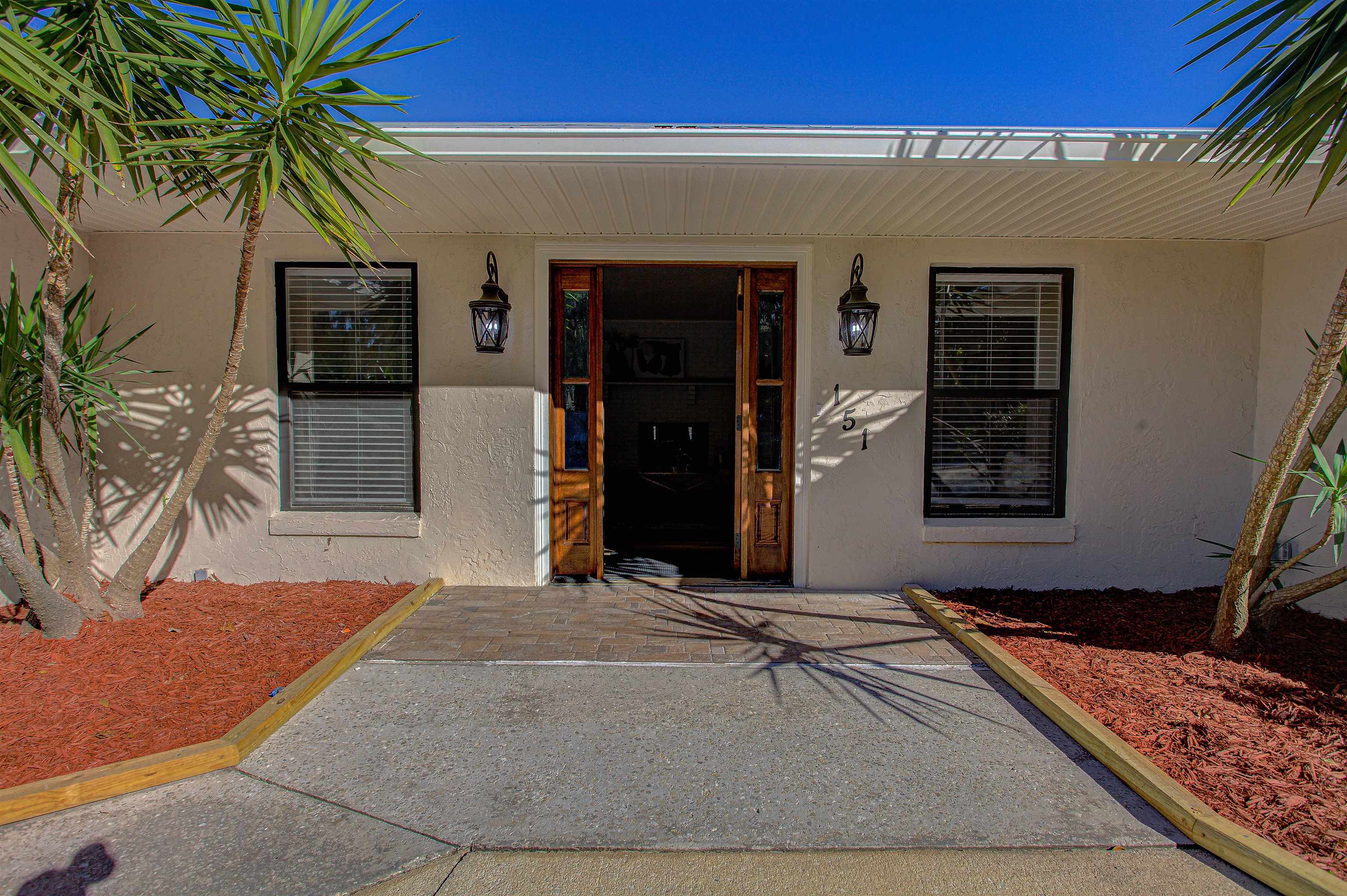 Image 6 of 47 For 151 Park Dr  