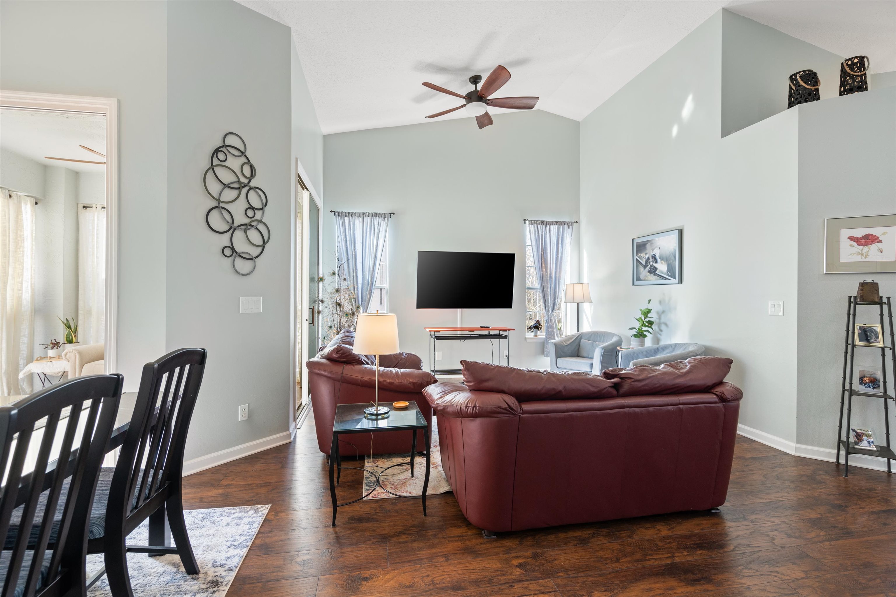 Image 18 of 50 For 101 Augusta Circle