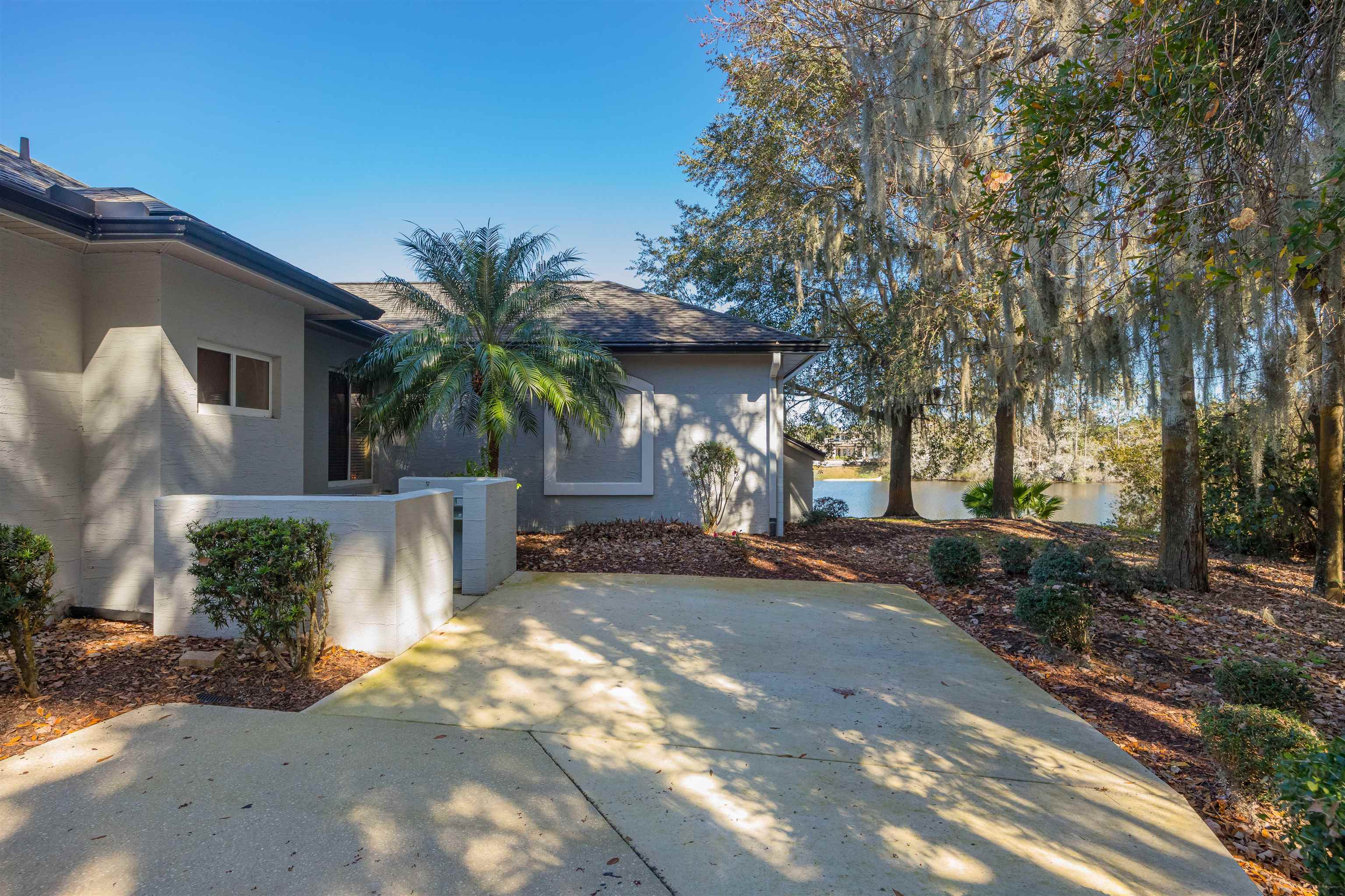 Image 10 of 91 For 281 Pinehurst Pointe Dr