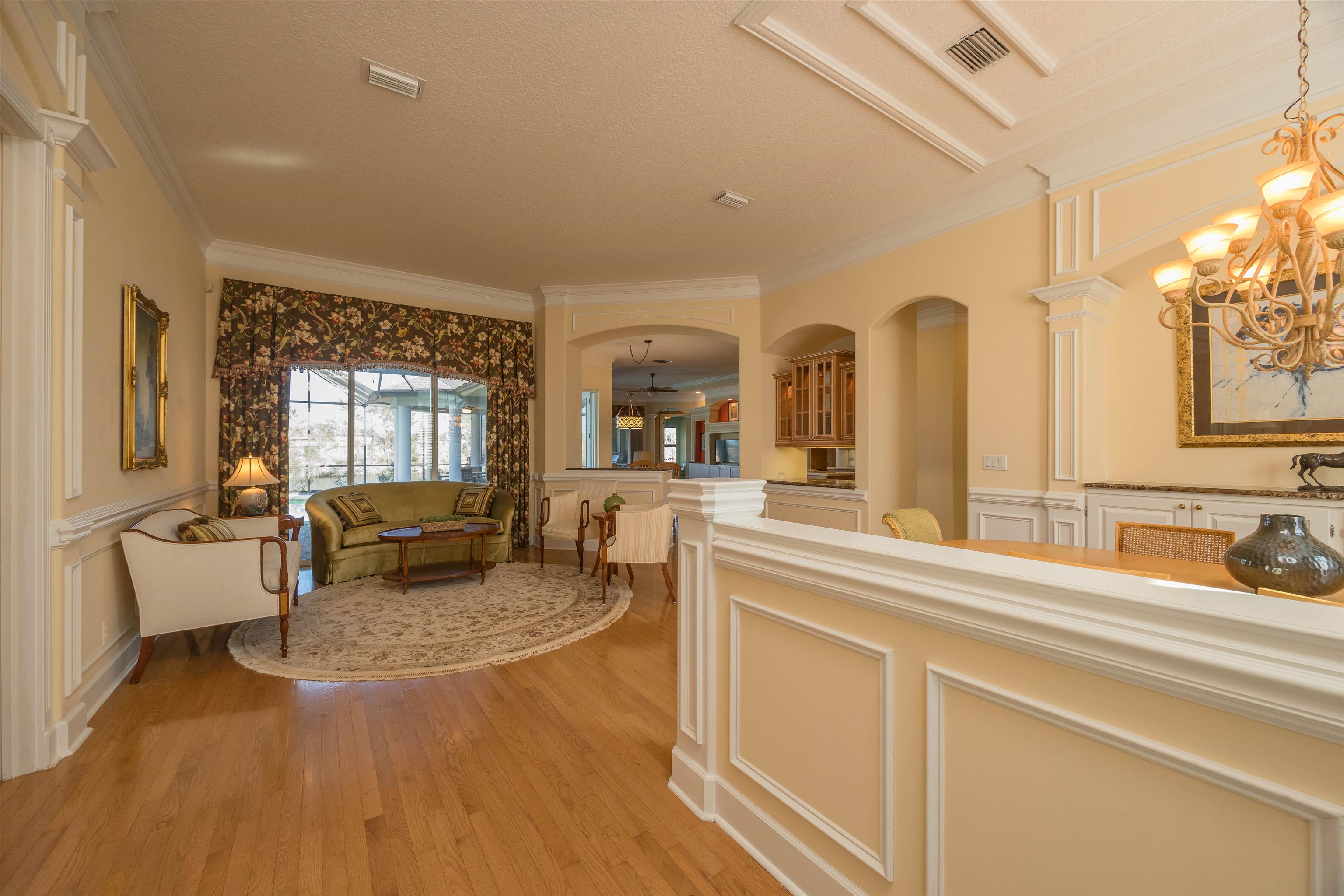Image 13 of 91 For 281 Pinehurst Pointe Dr