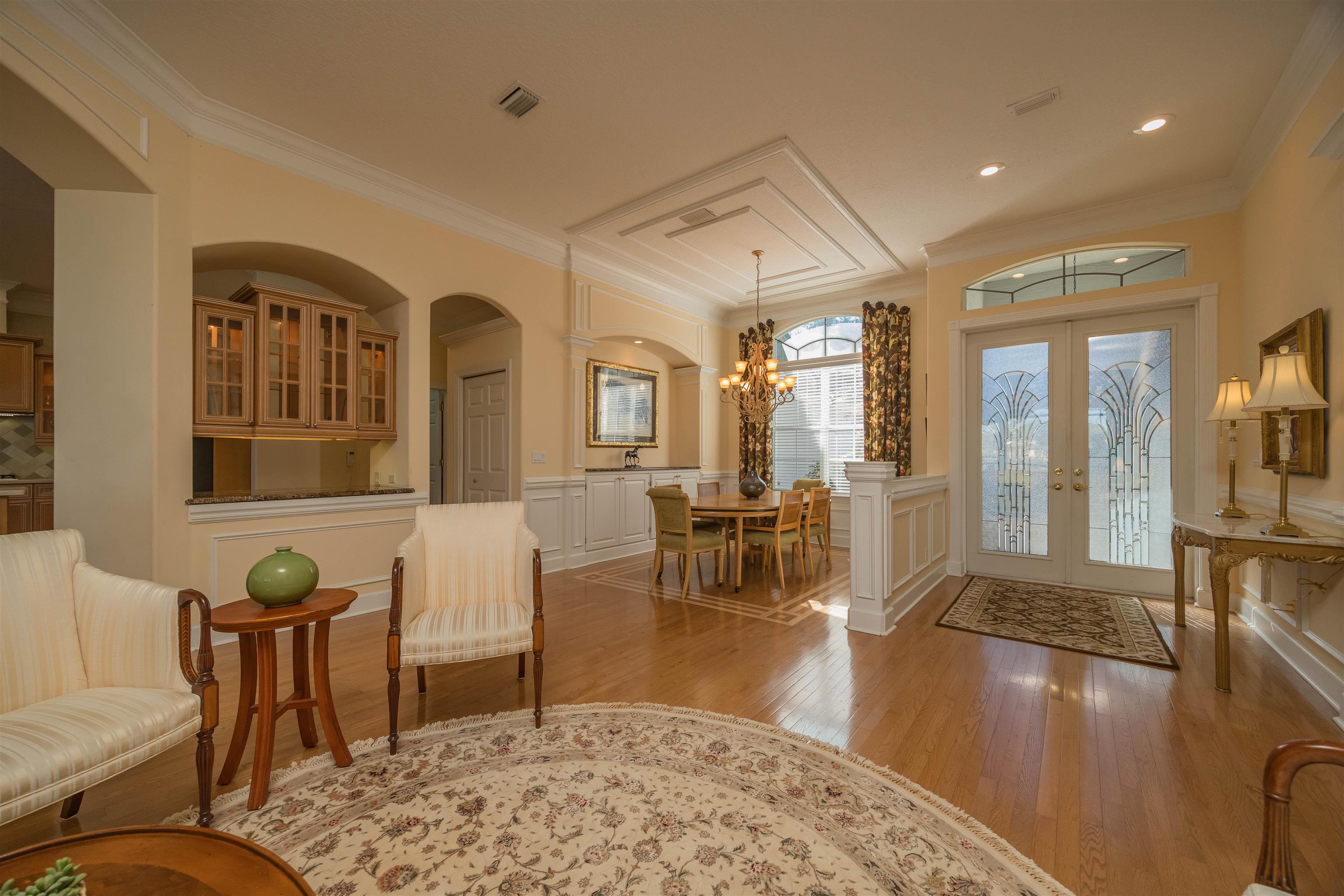 Image 14 of 91 For 281 Pinehurst Pointe Dr