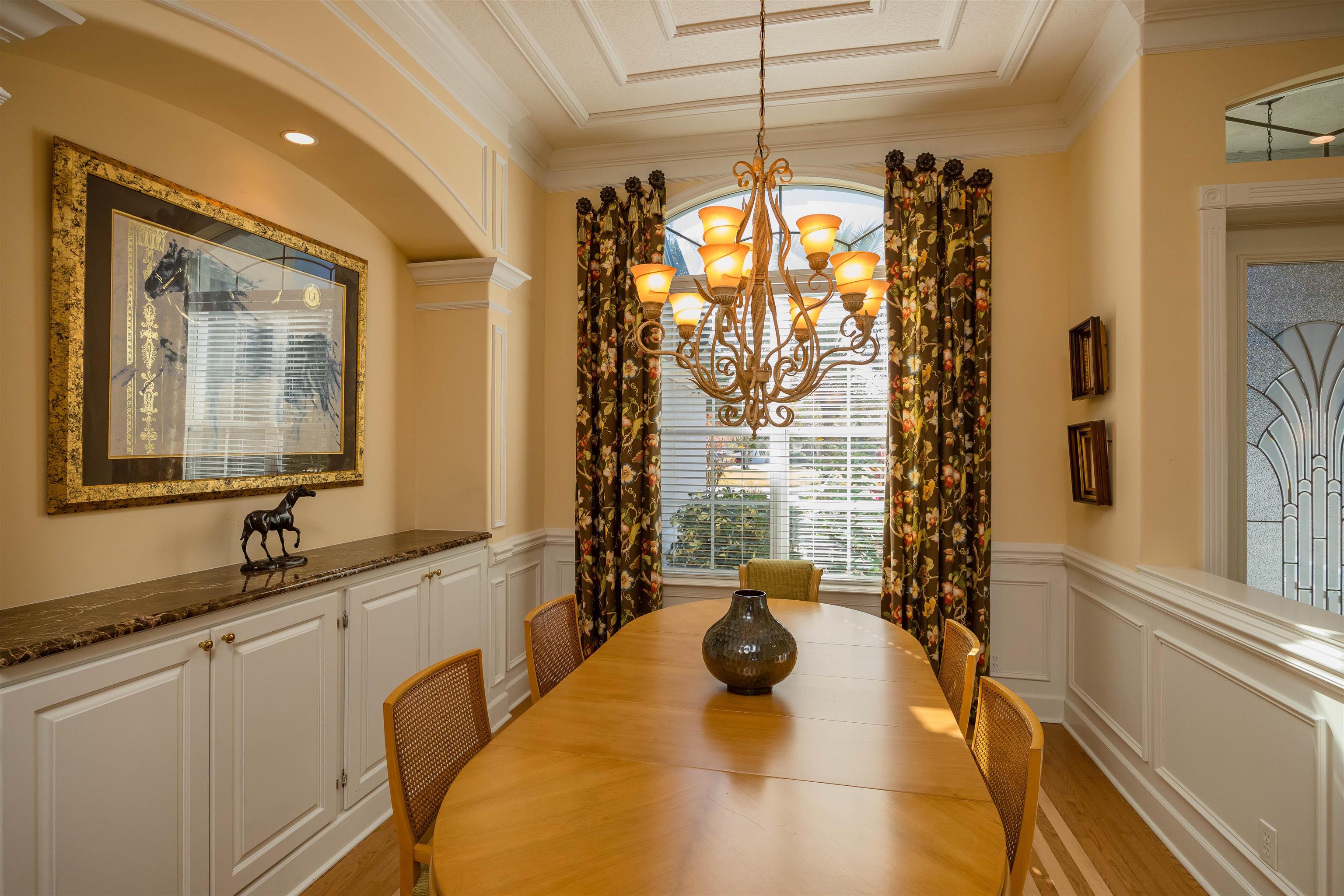Image 16 of 91 For 281 Pinehurst Pointe Dr
