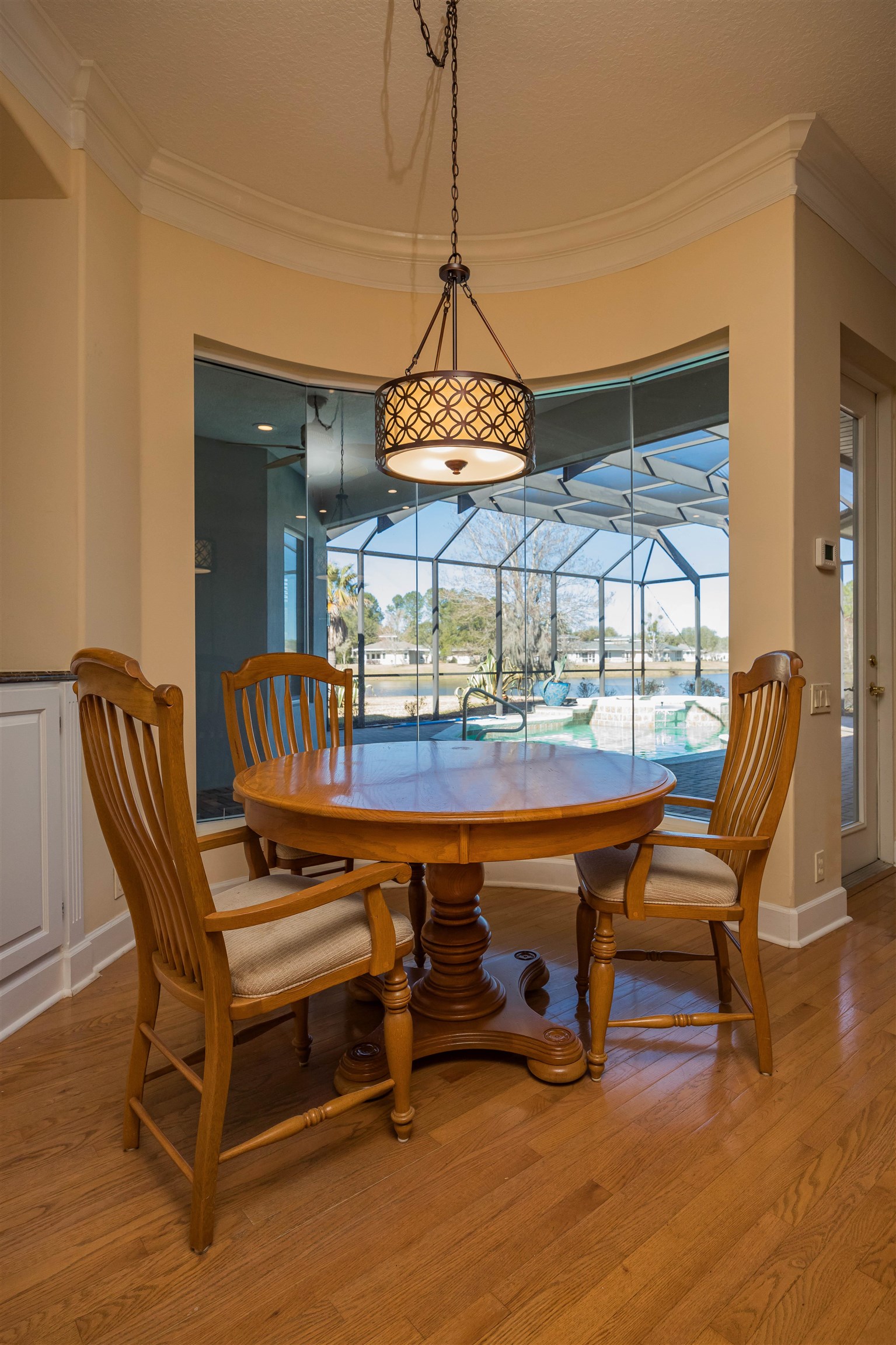 Image 19 of 91 For 281 Pinehurst Pointe Dr