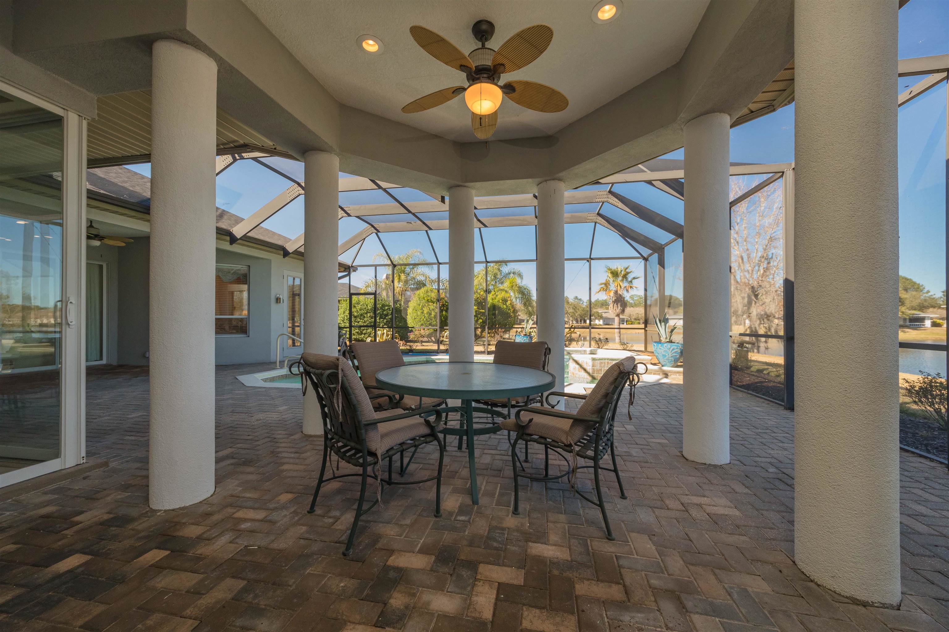 Image 32 of 91 For 281 Pinehurst Pointe Dr