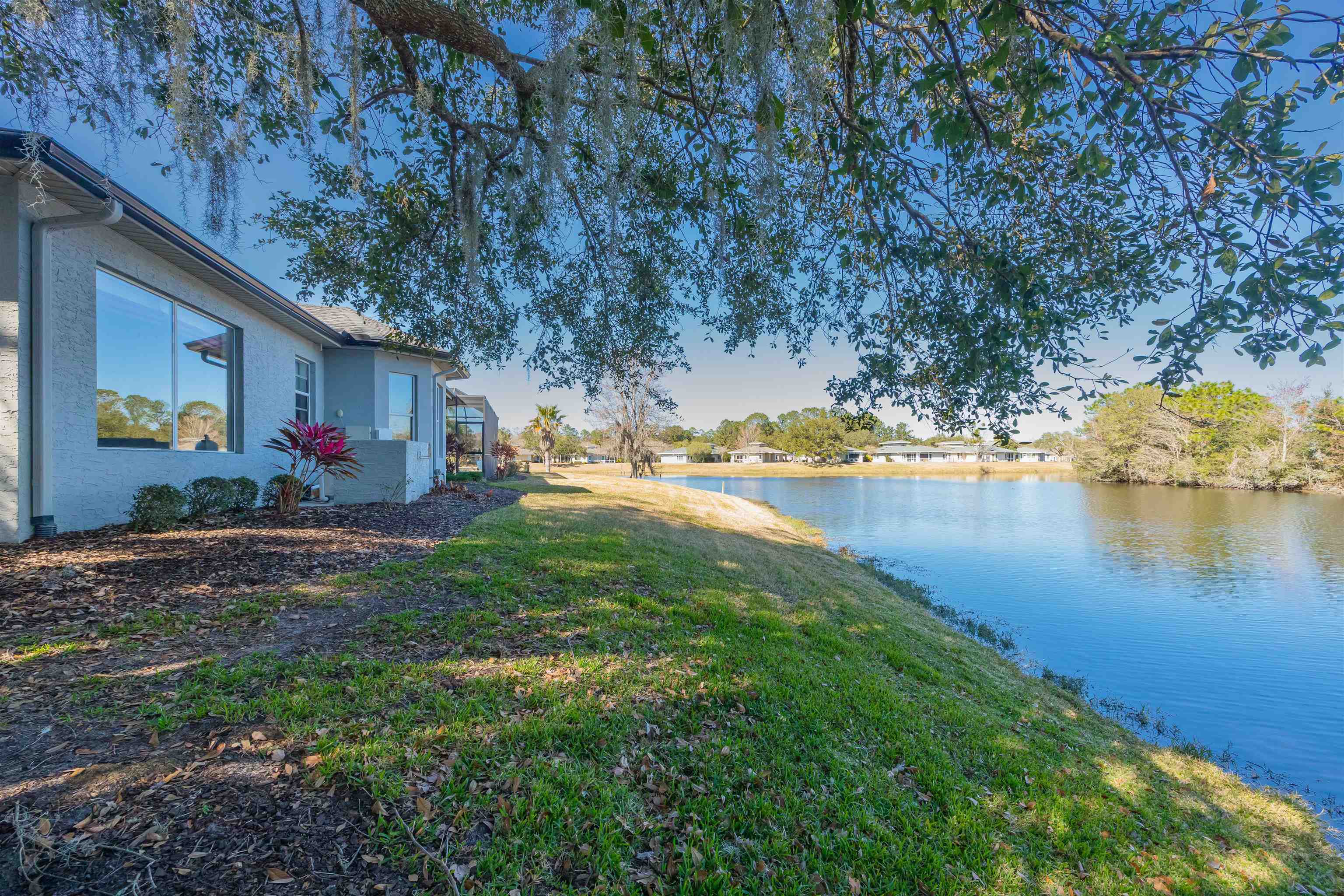 Image 35 of 91 For 281 Pinehurst Pointe Dr