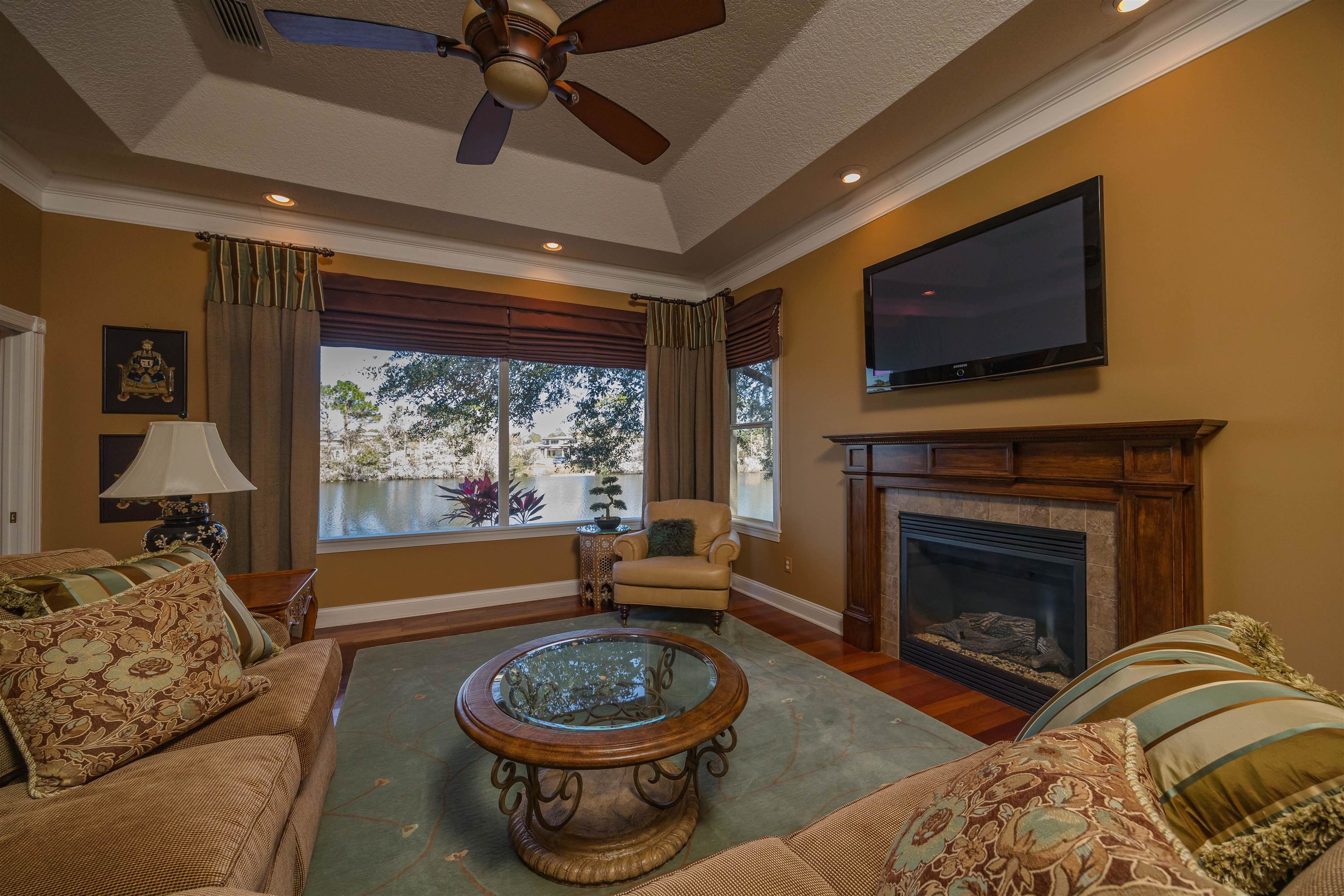Image 43 of 91 For 281 Pinehurst Pointe Dr