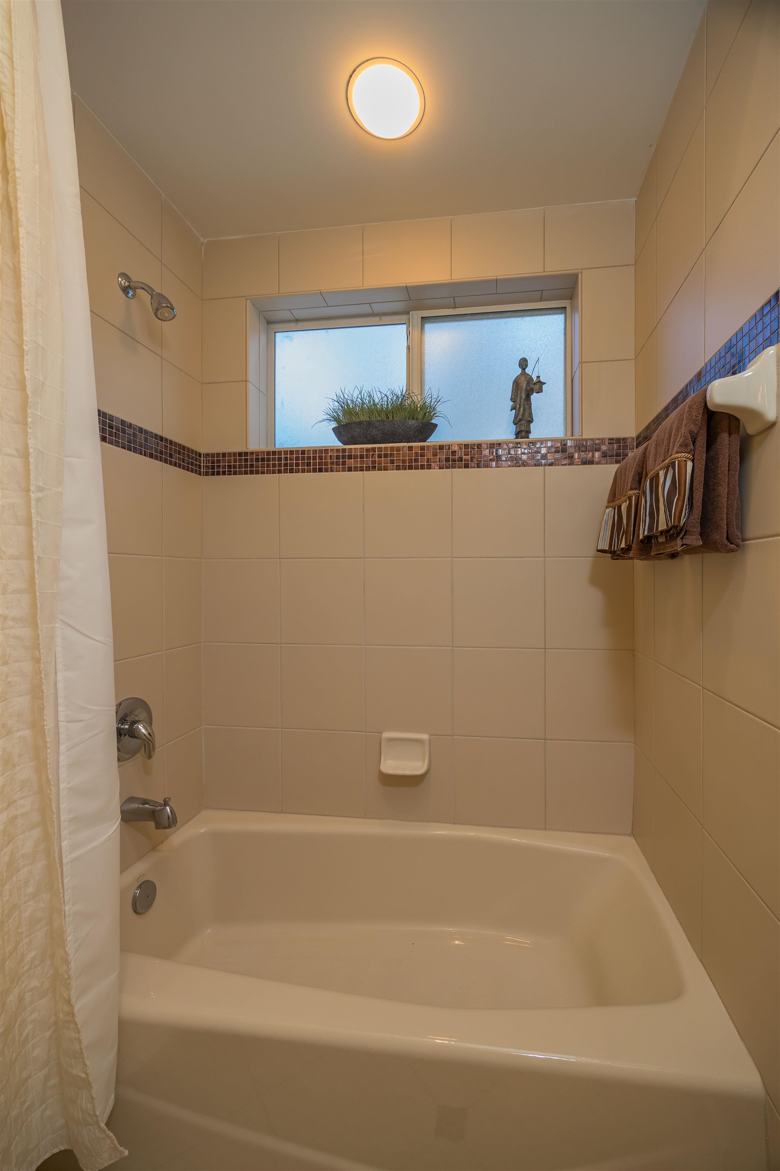 Image 57 of 91 For 281 Pinehurst Pointe Dr